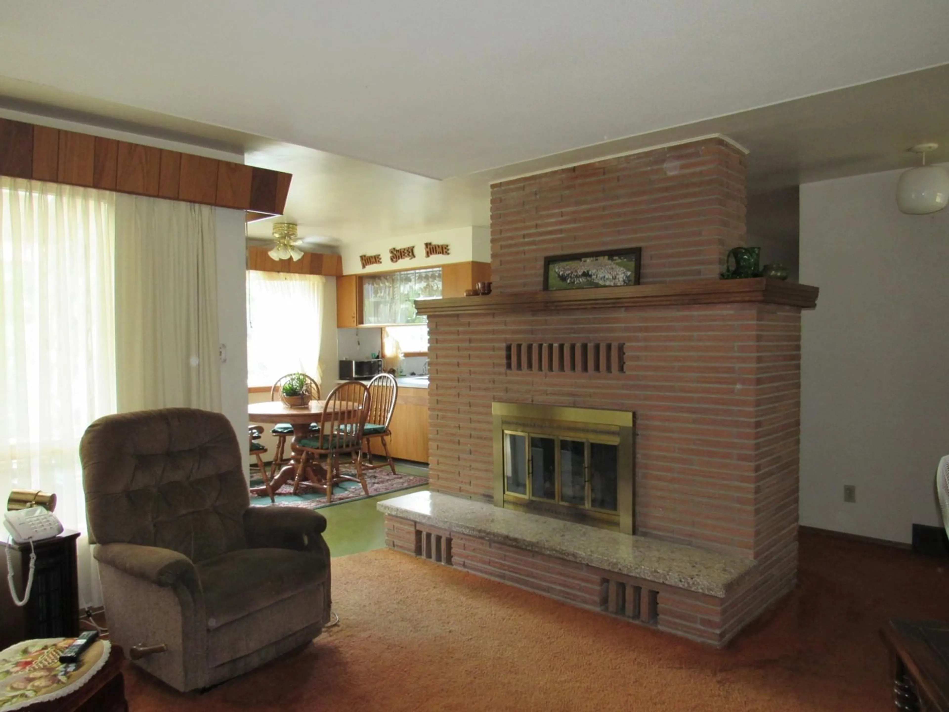 Living room, wood floors for 2629 9TH Avenue, Castlegar British Columbia V1N2Y9