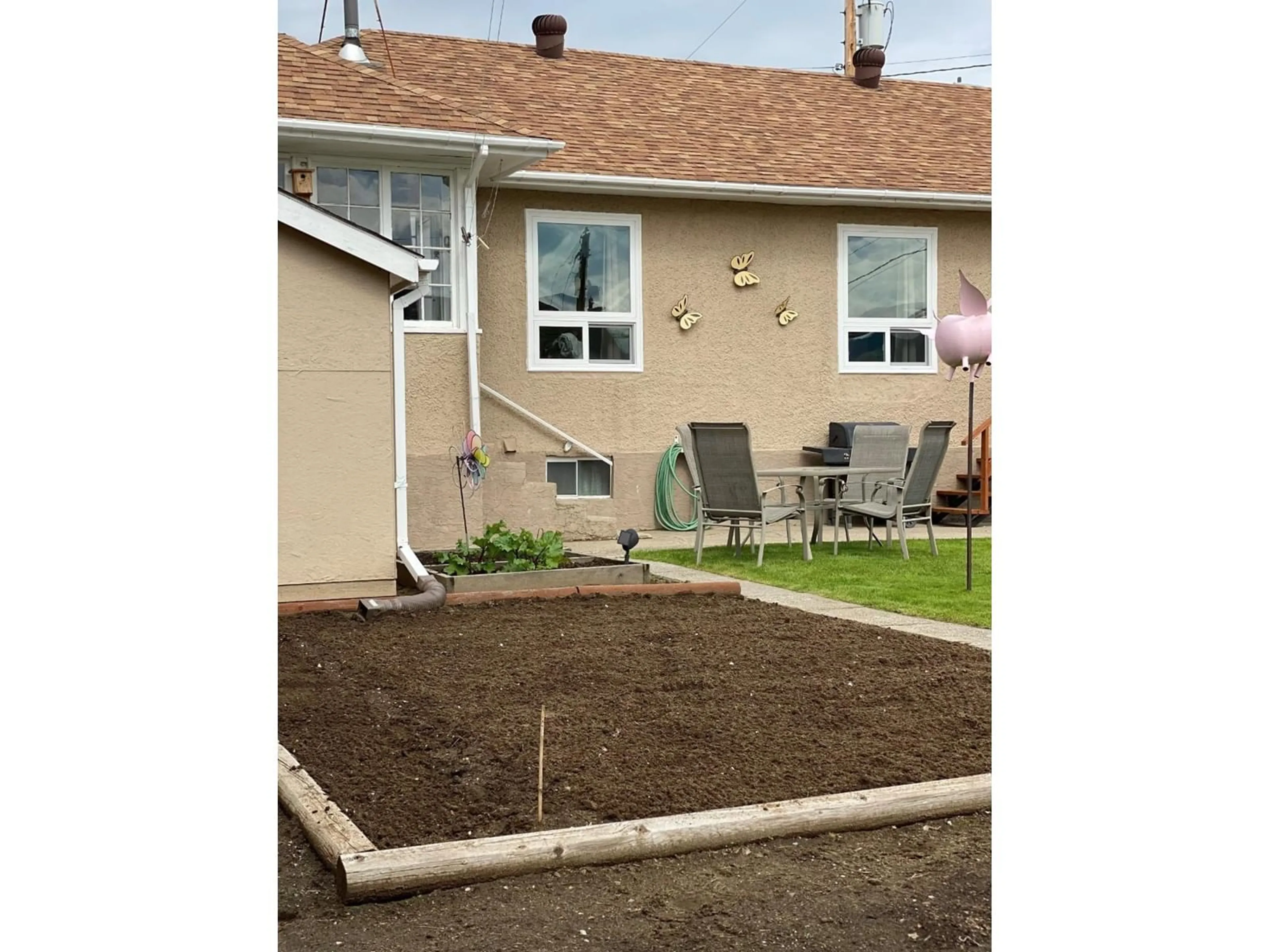 Patio, the fenced backyard for 598 BINNS Street, Trail British Columbia V1R3L4