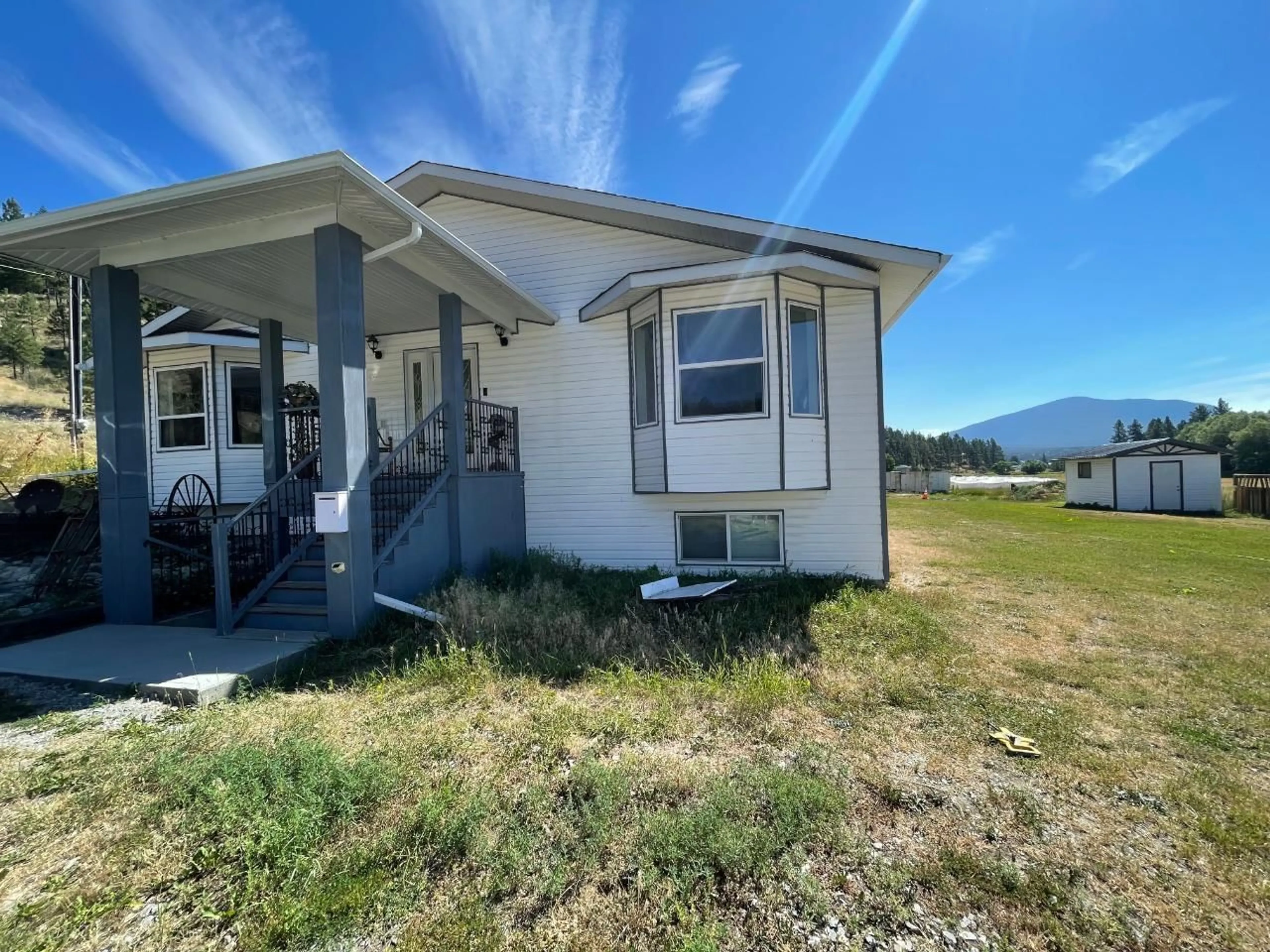 A pic from exterior of the house or condo, cottage for 1014 KING Street, Cranbrook British Columbia V1C6S6