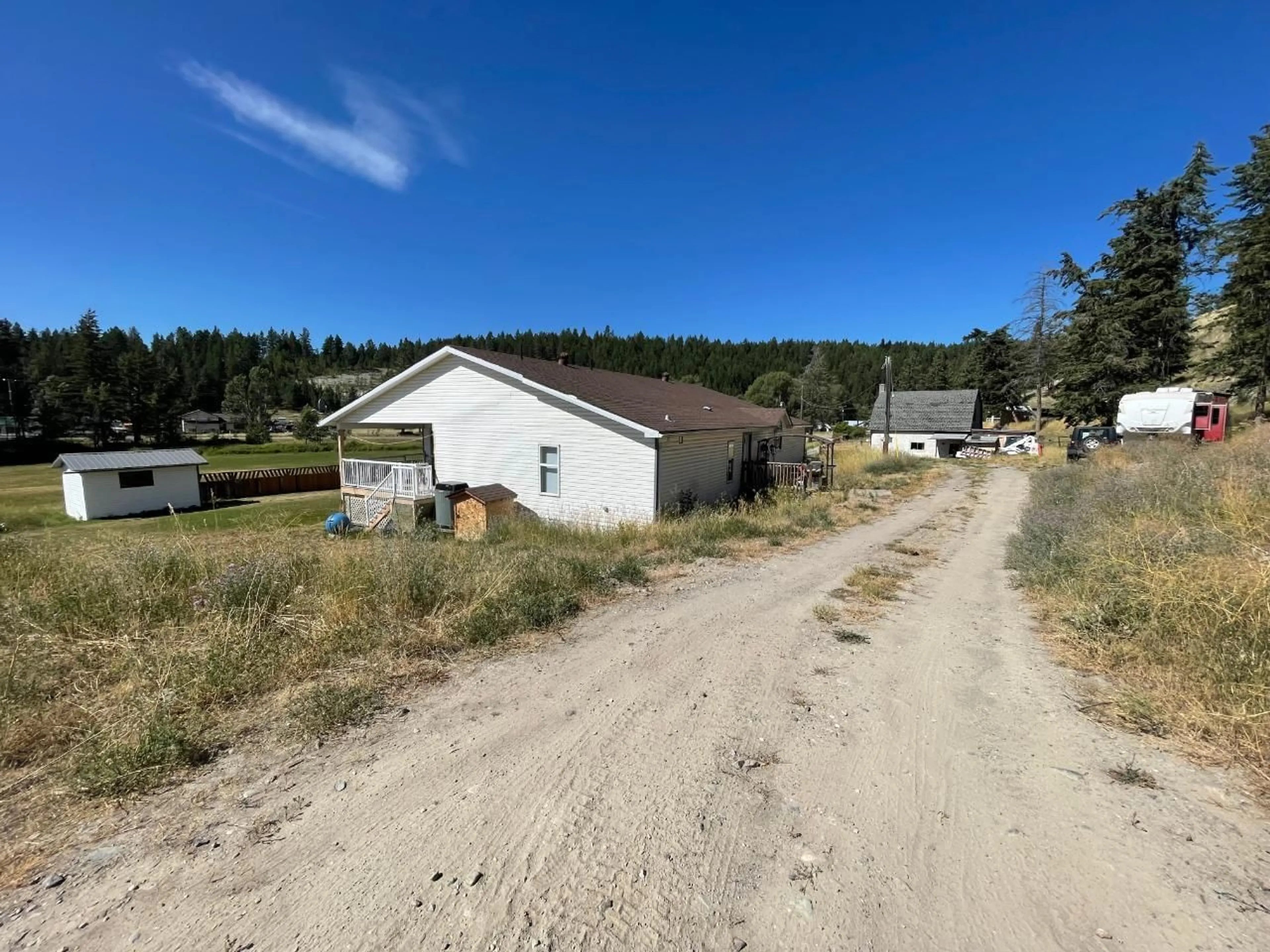 Frontside or backside of a home, the street view for 1014 KING Street, Cranbrook British Columbia V1C6S6