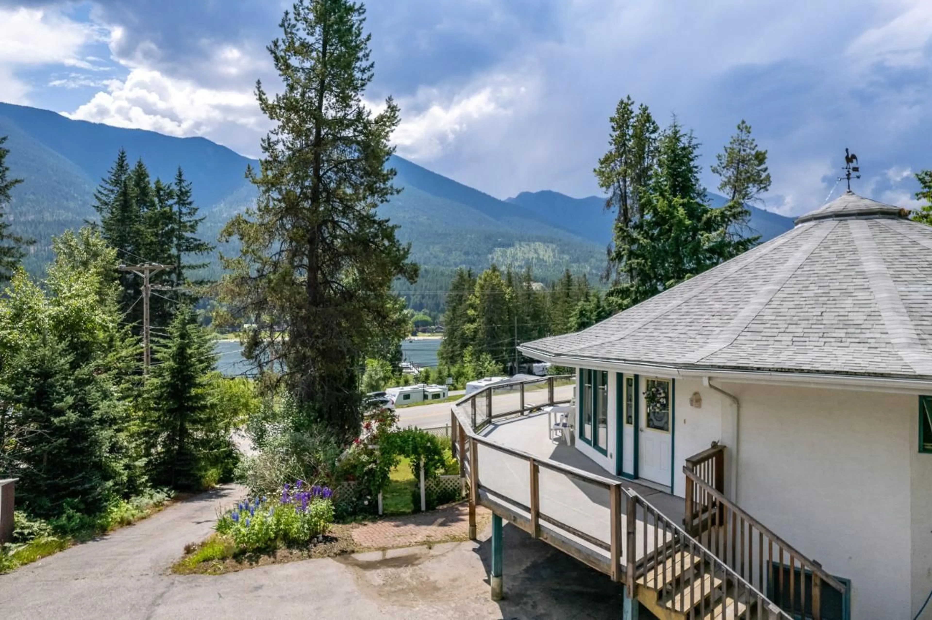 Patio, cottage for 7815 3A Highway, Balfour British Columbia V0G1C0