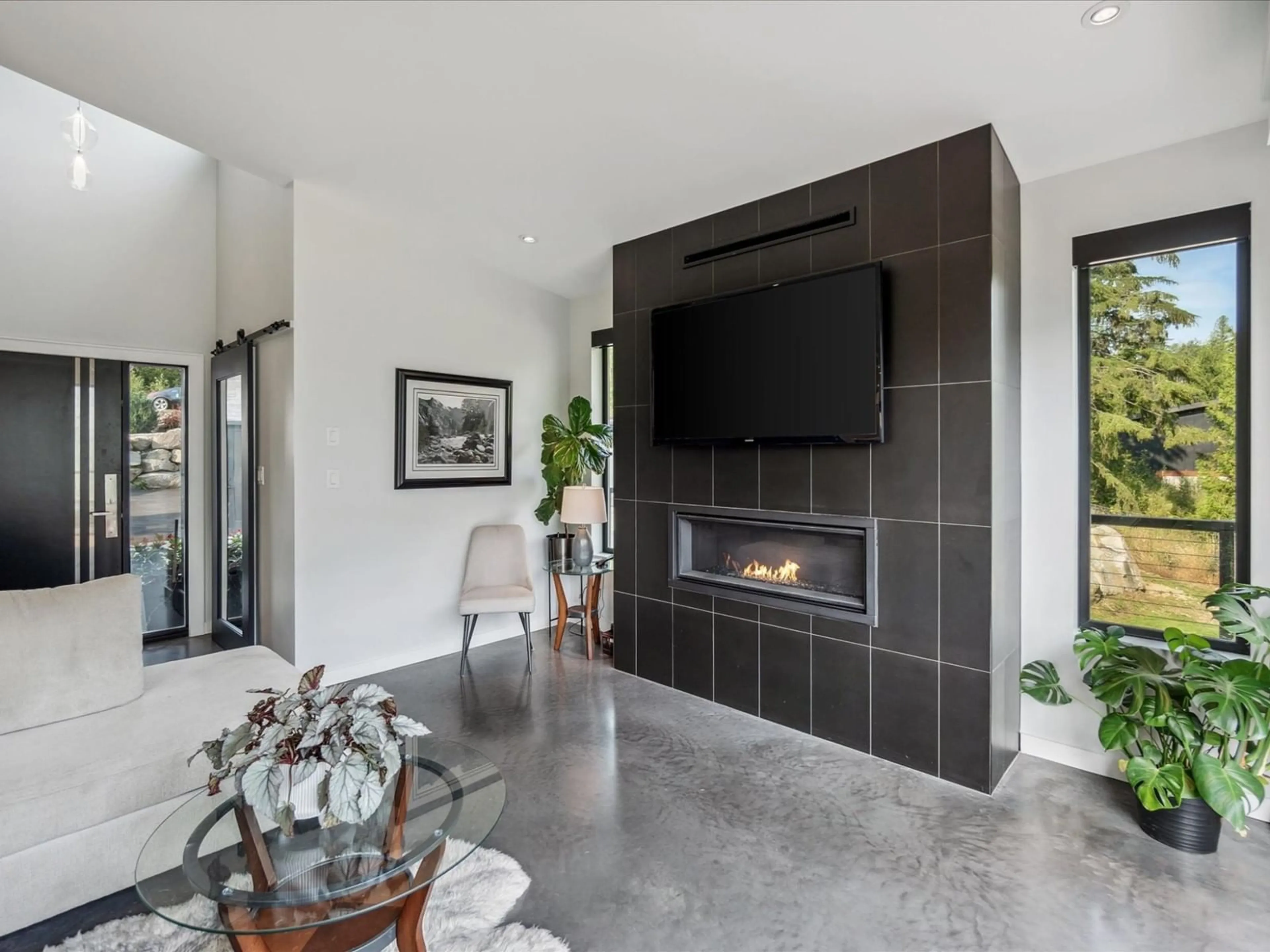 Indoor entryway, cement floor for 1278 KAI Road, Nelson British Columbia V1L7G1