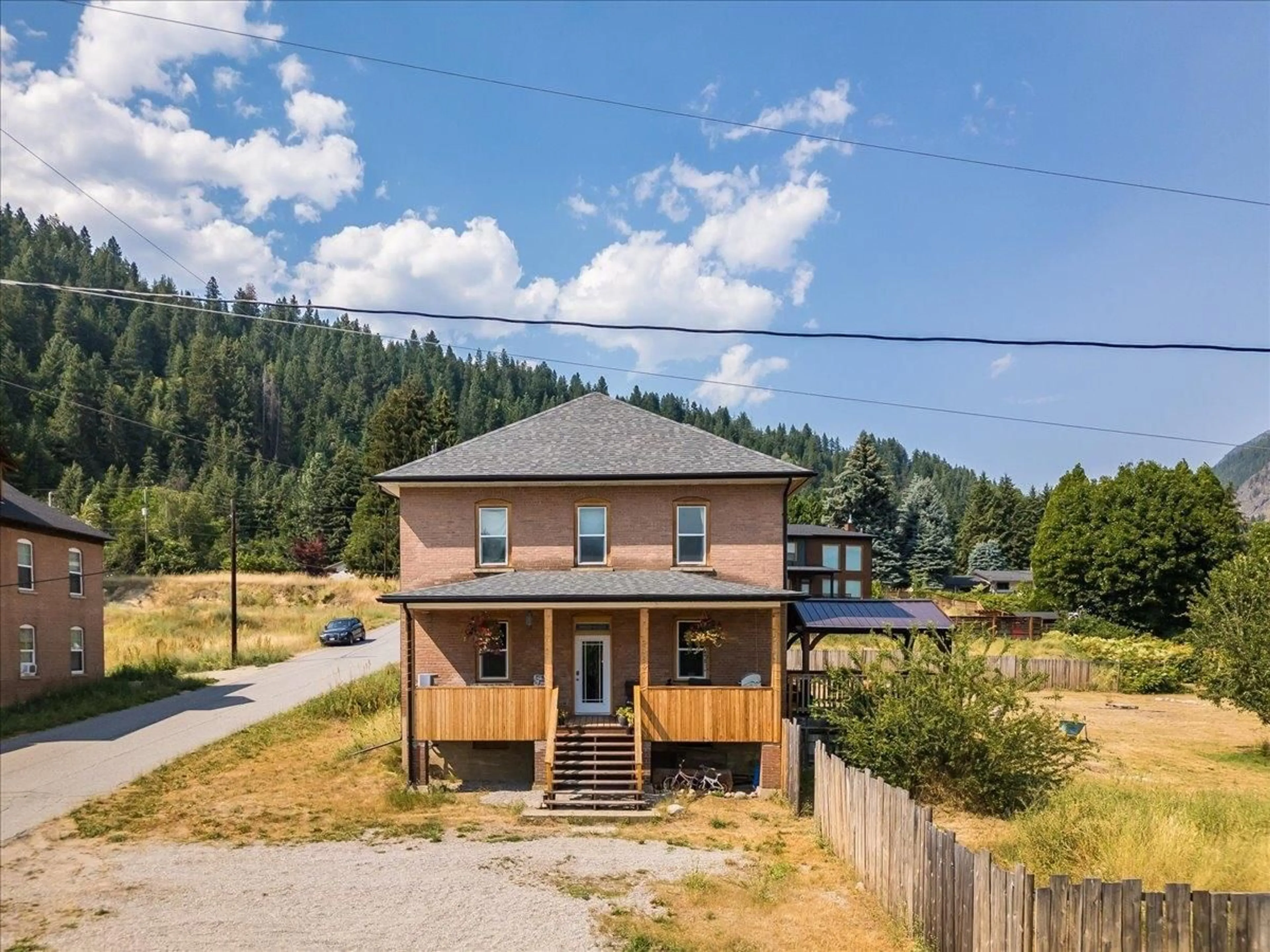 Frontside or backside of a home, cottage for 2489 PURDY Road, Robson British Columbia V1N4T9