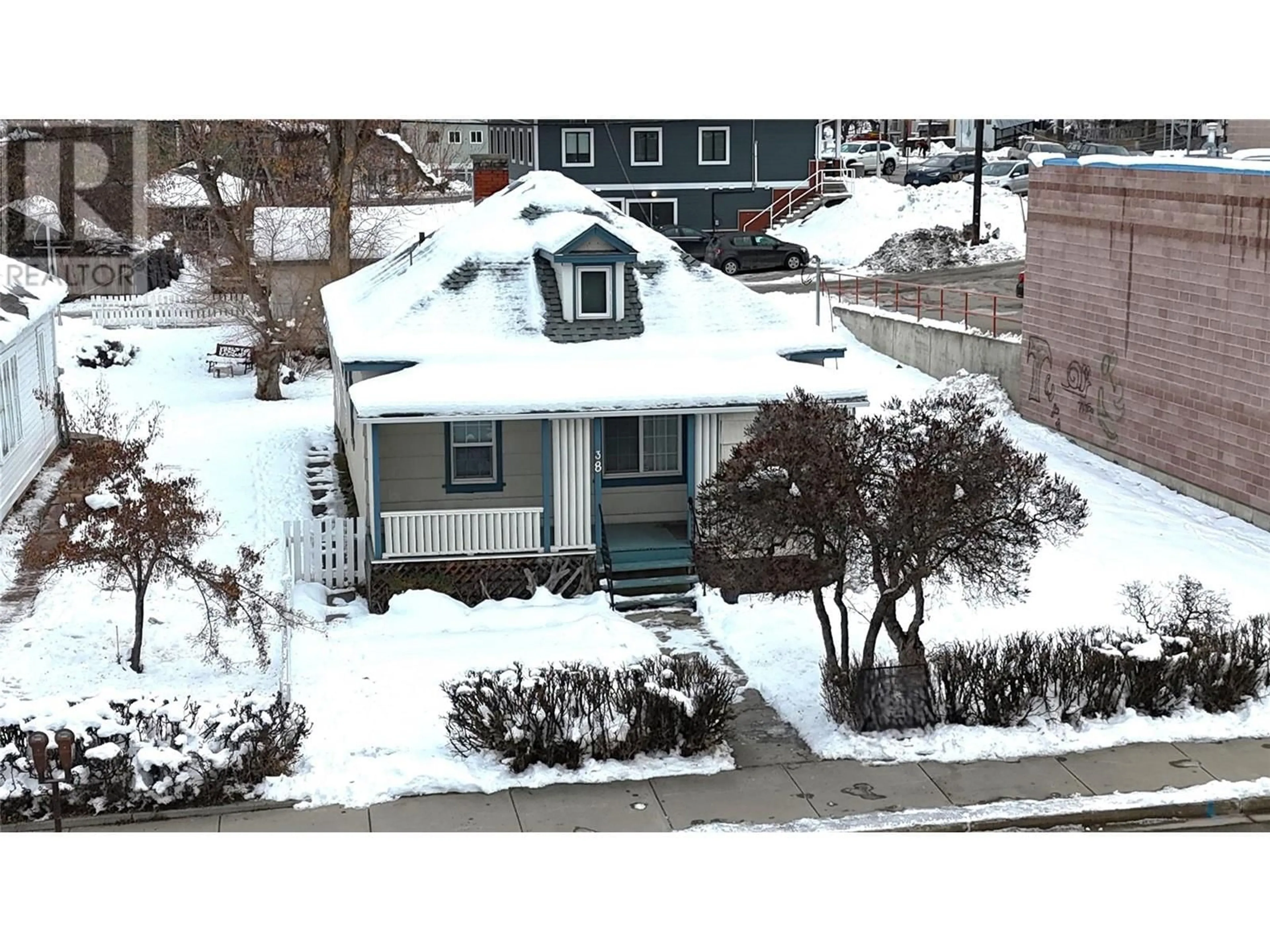 A pic from outside/outdoor area/front of a property/back of a property/a pic from drone, street for 38 12TH  S AVENUE, Cranbrook British Columbia V1C2R7