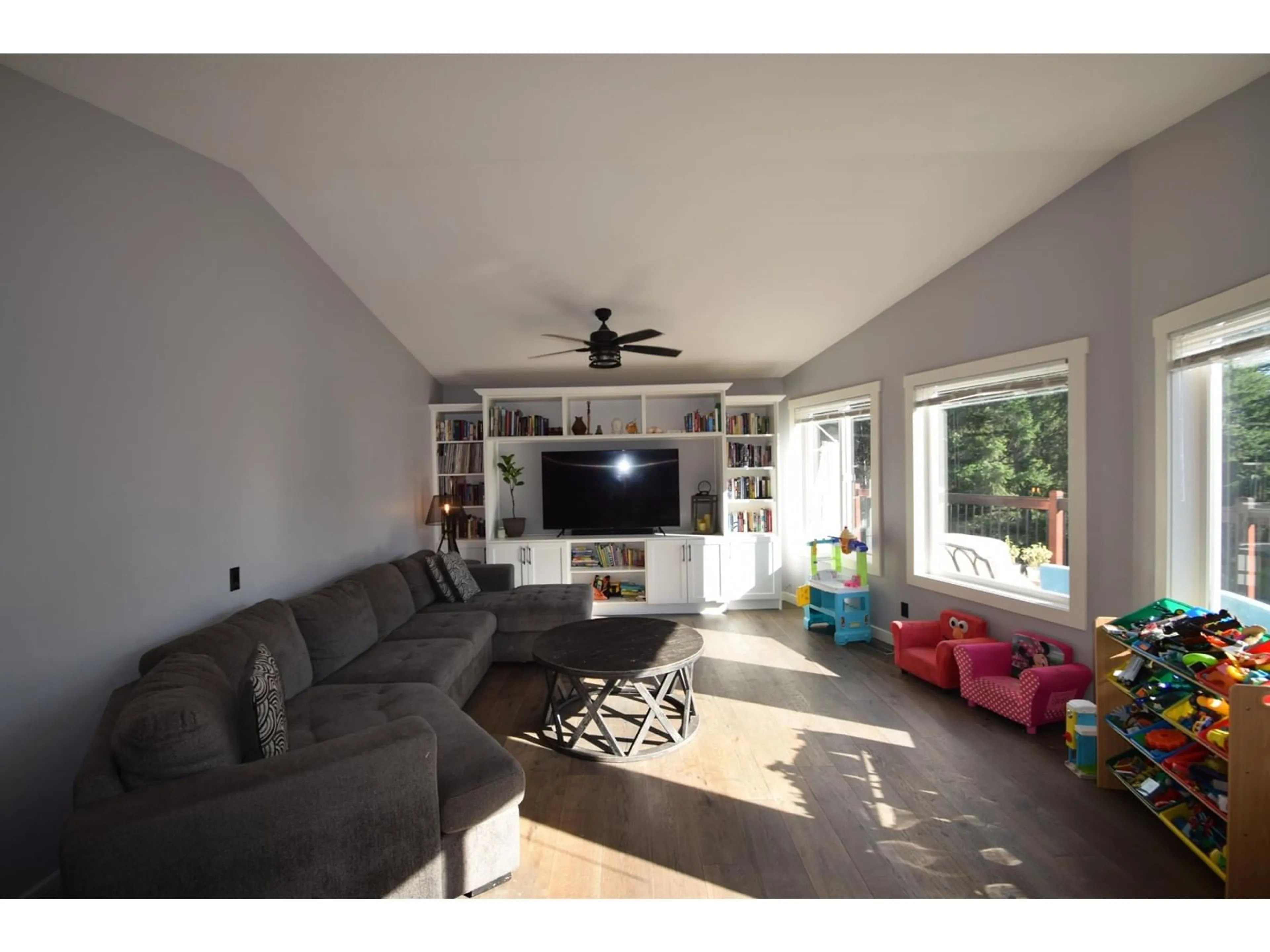 Living room, wood floors for 3743 SIMPSON Road, Cranbrook British Columbia V1C6T2