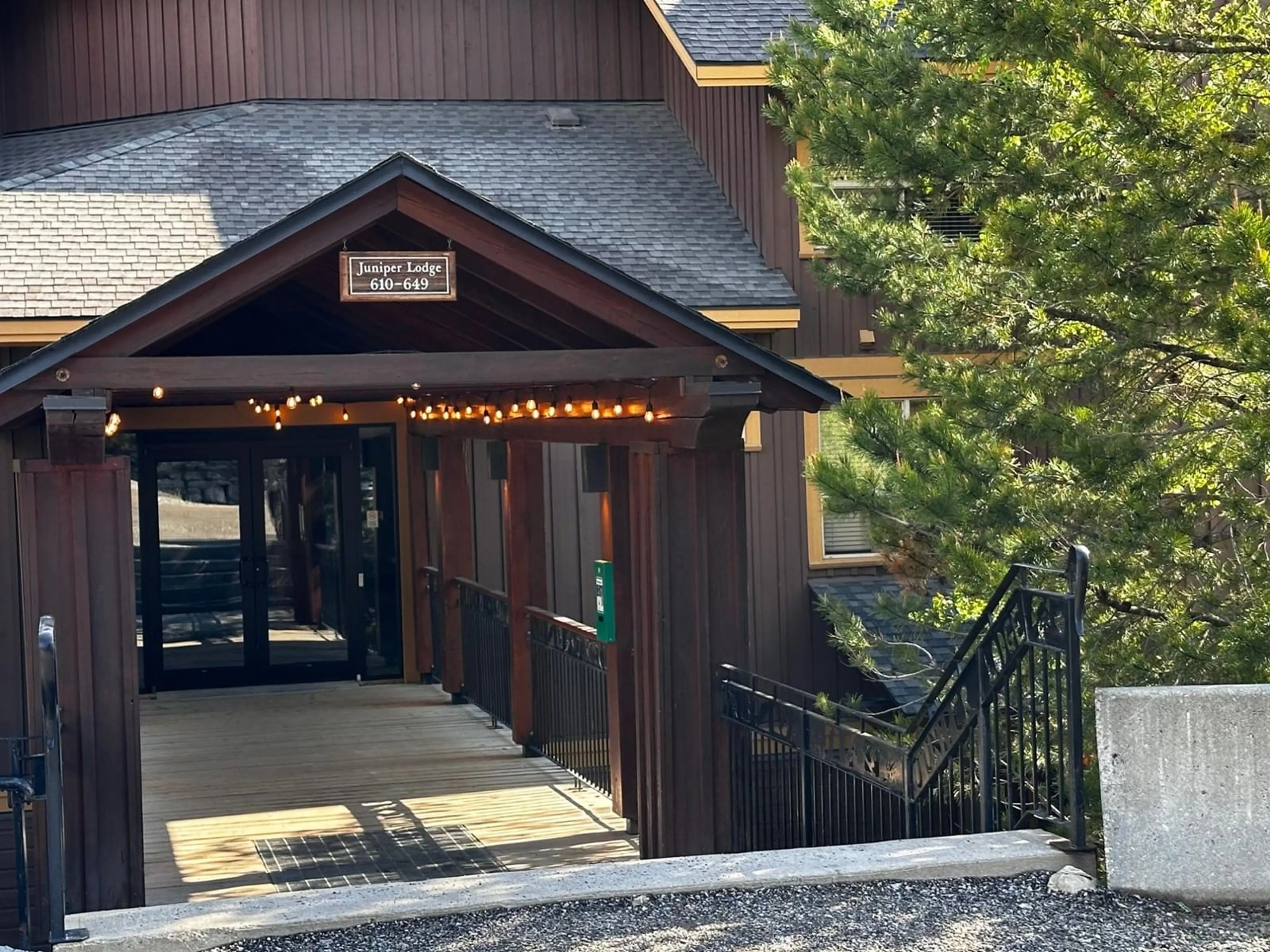 Indoor foyer for 4559 TIMBERLINE Crescent Unit# 637 C & D, Fernie British Columbia V0B1M6