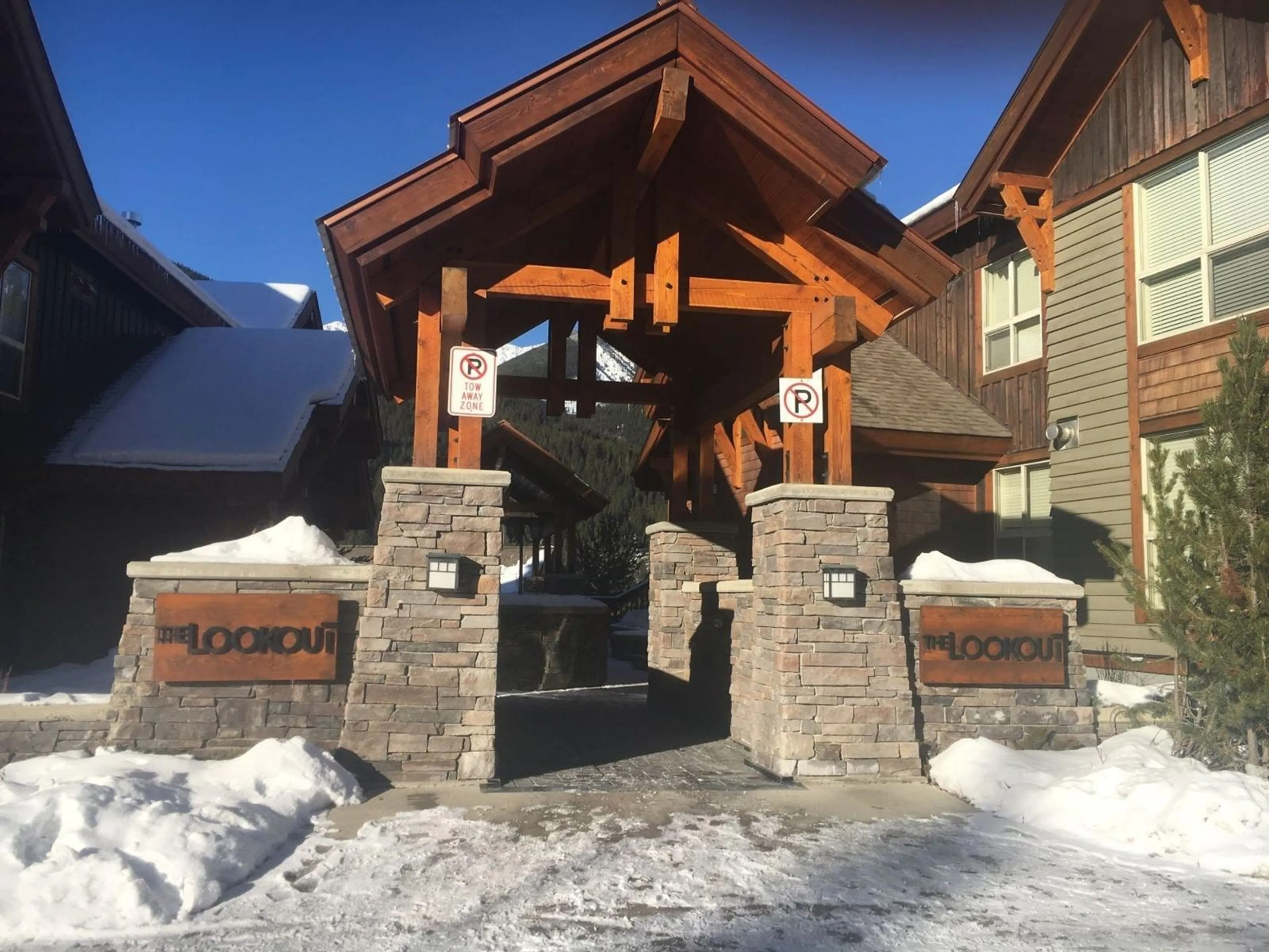 A pic from exterior of the house or condo, the front or back of building for 2049 SUMMIT Drive Unit# 214c, Panorama British Columbia V0A1T0