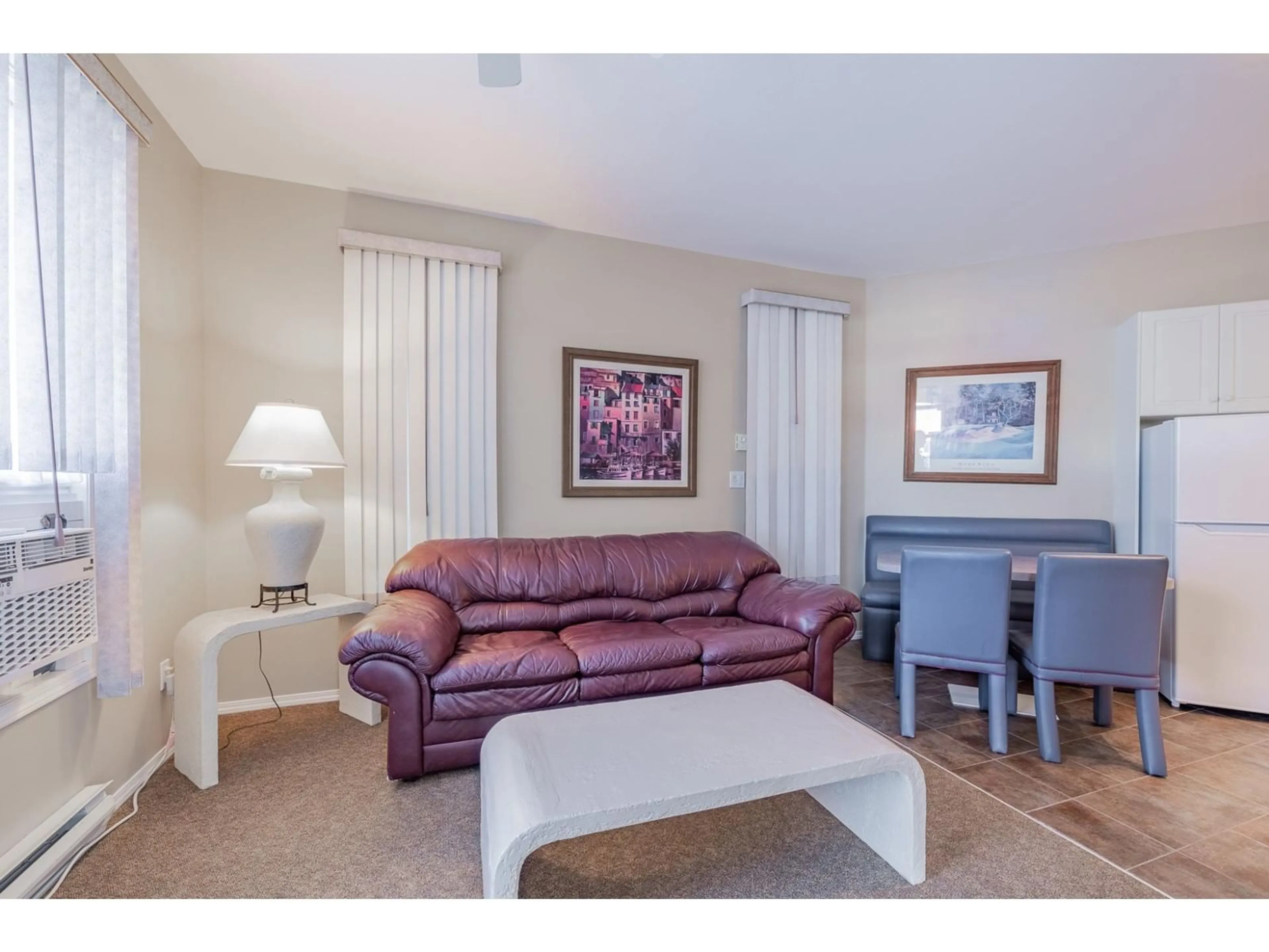 Living room, carpet floors for 5052 RIVERVIEW Road Unit# 1006B, Fairmont Hot Springs British Columbia V0B1L1