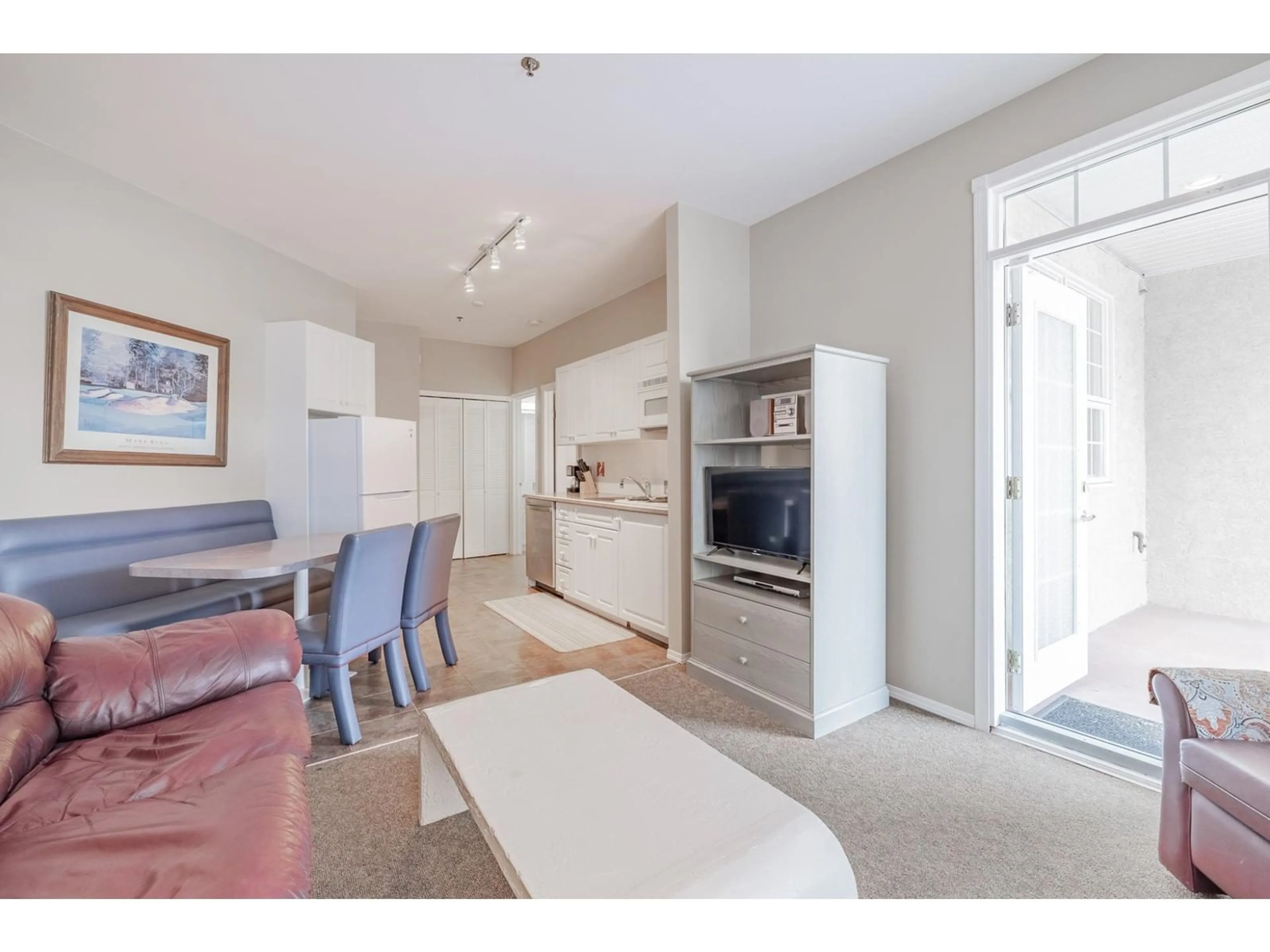 Open concept kitchen for 5052 RIVERVIEW Road Unit# 1006B, Fairmont Hot Springs British Columbia V0B1L1