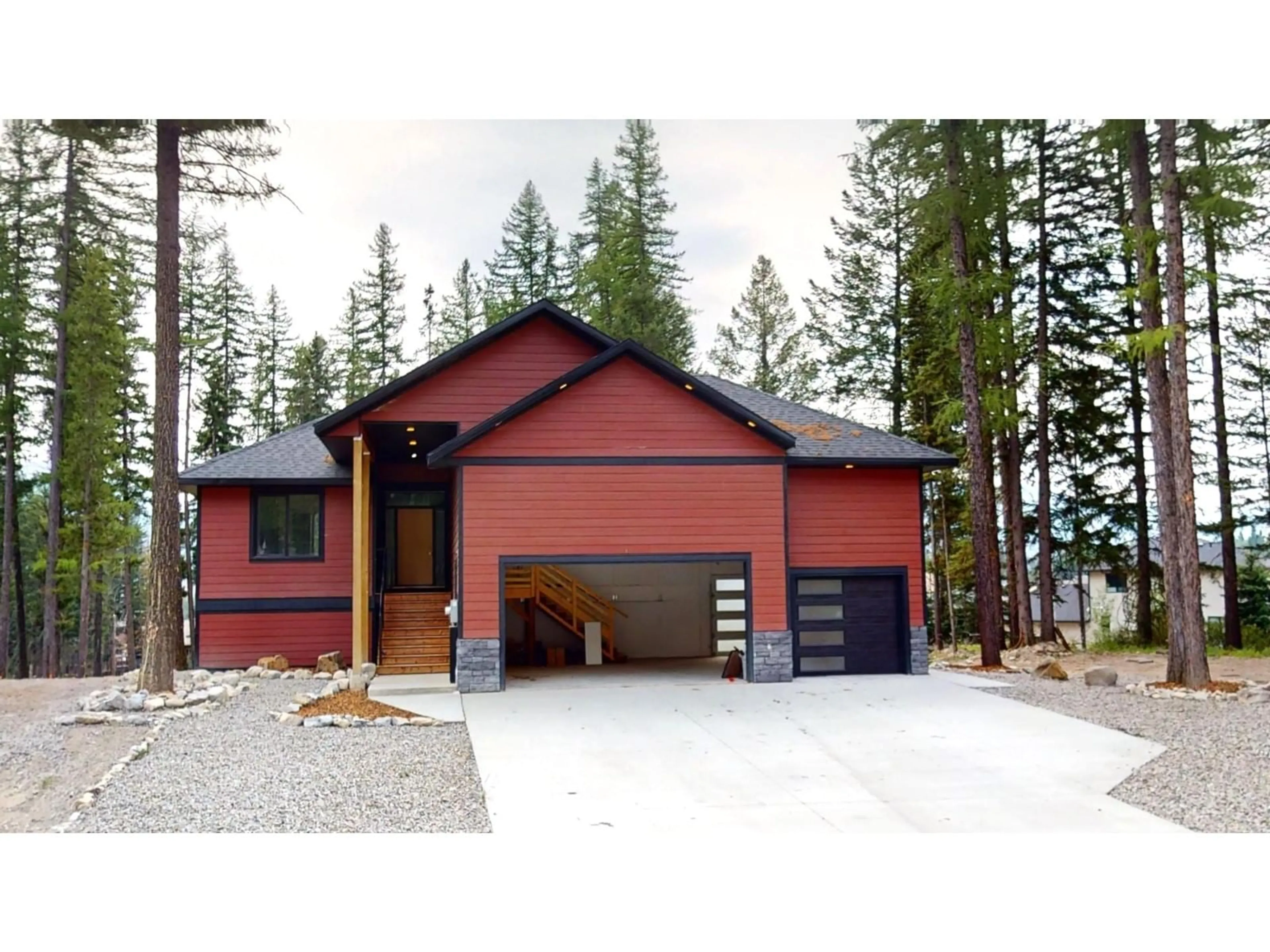 Indoor garage for 2042 GOLDEN EAGLE Drive, Sparwood British Columbia V0B2G2