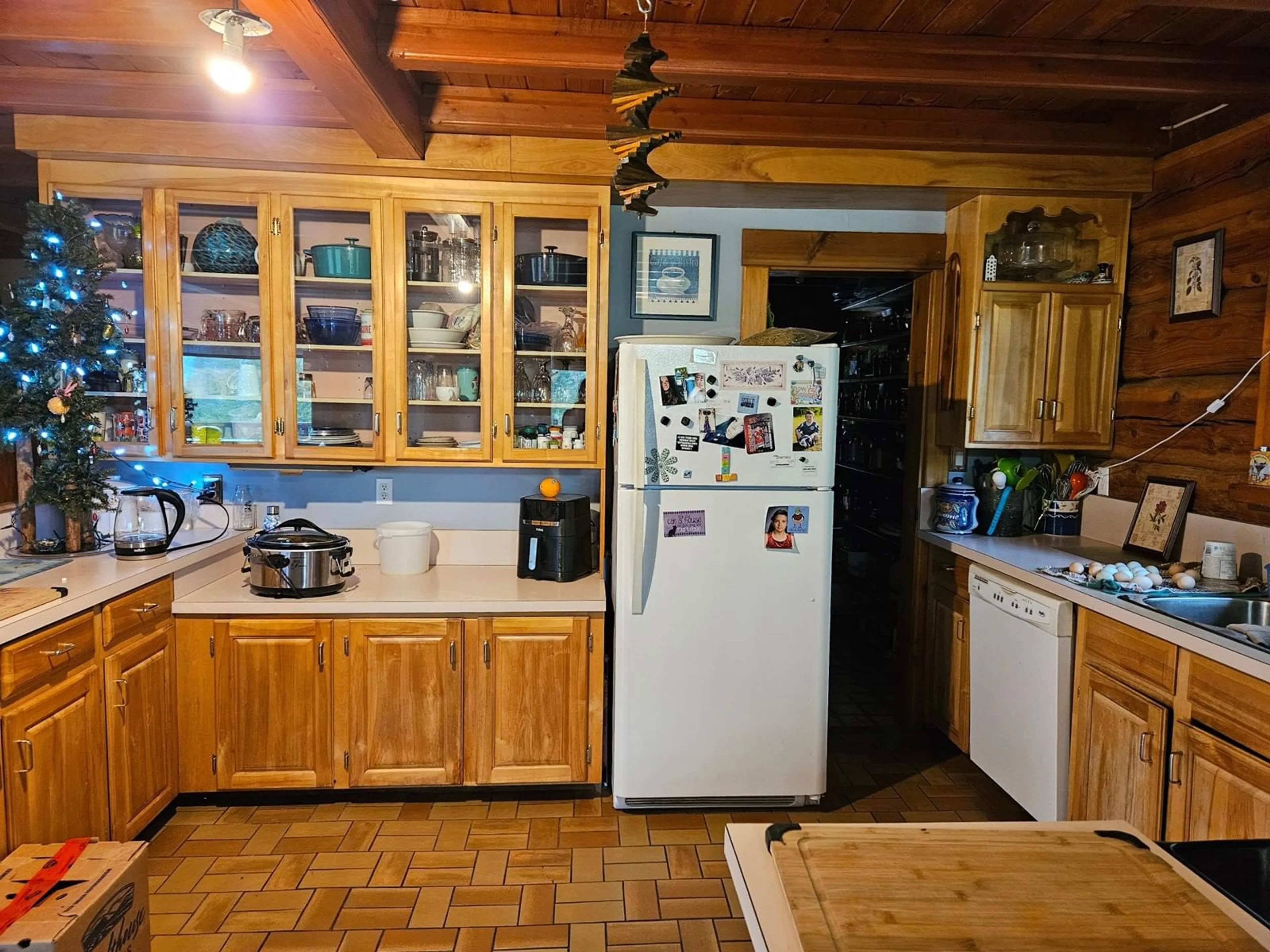 Kitchen, wood floors, cottage for 7703 6 Highway, Fauquier British Columbia V0G1K0