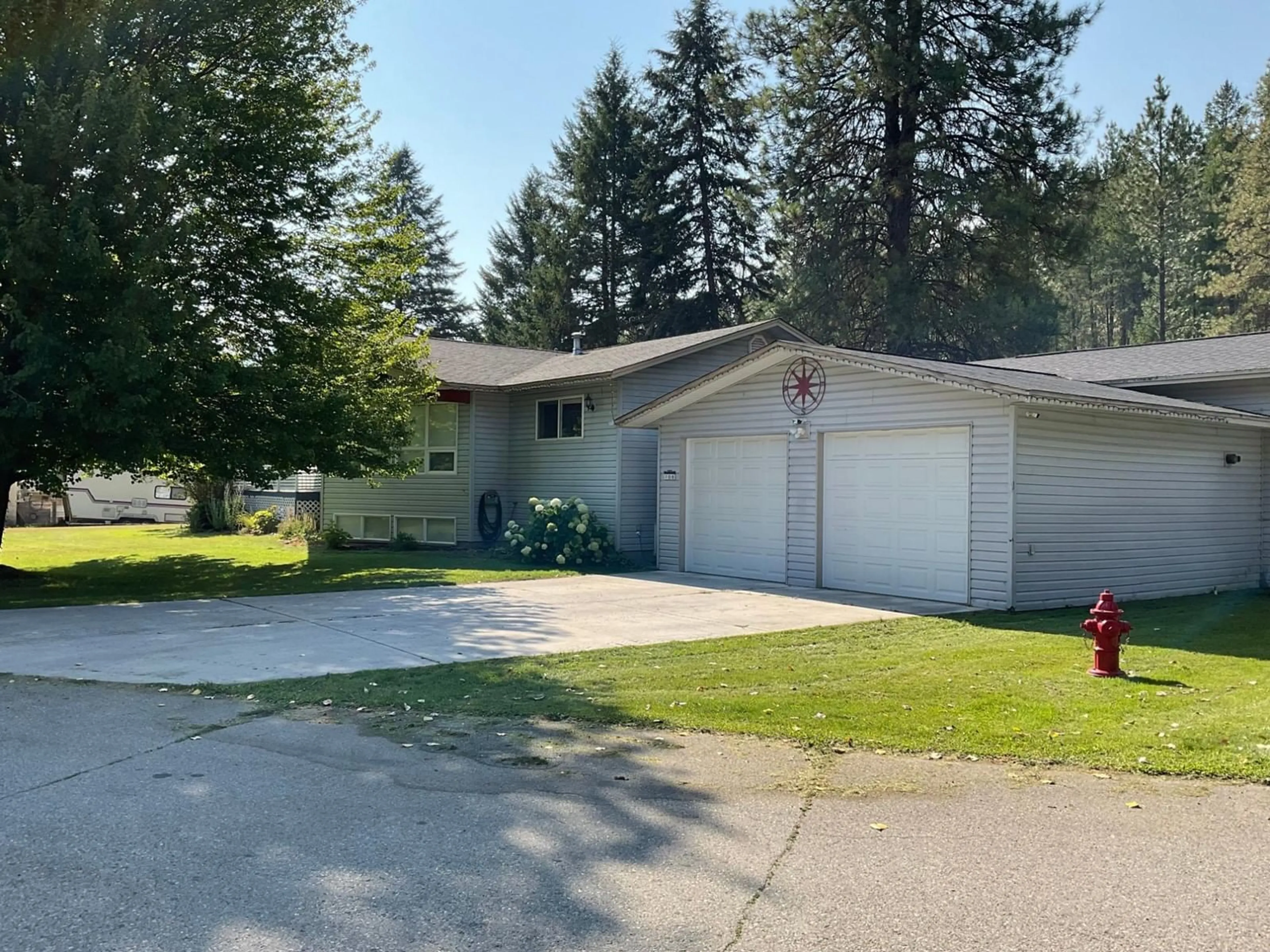 Frontside or backside of a home, cottage for 706 CENTRAL Avenue, Midway British Columbia V0H1M0