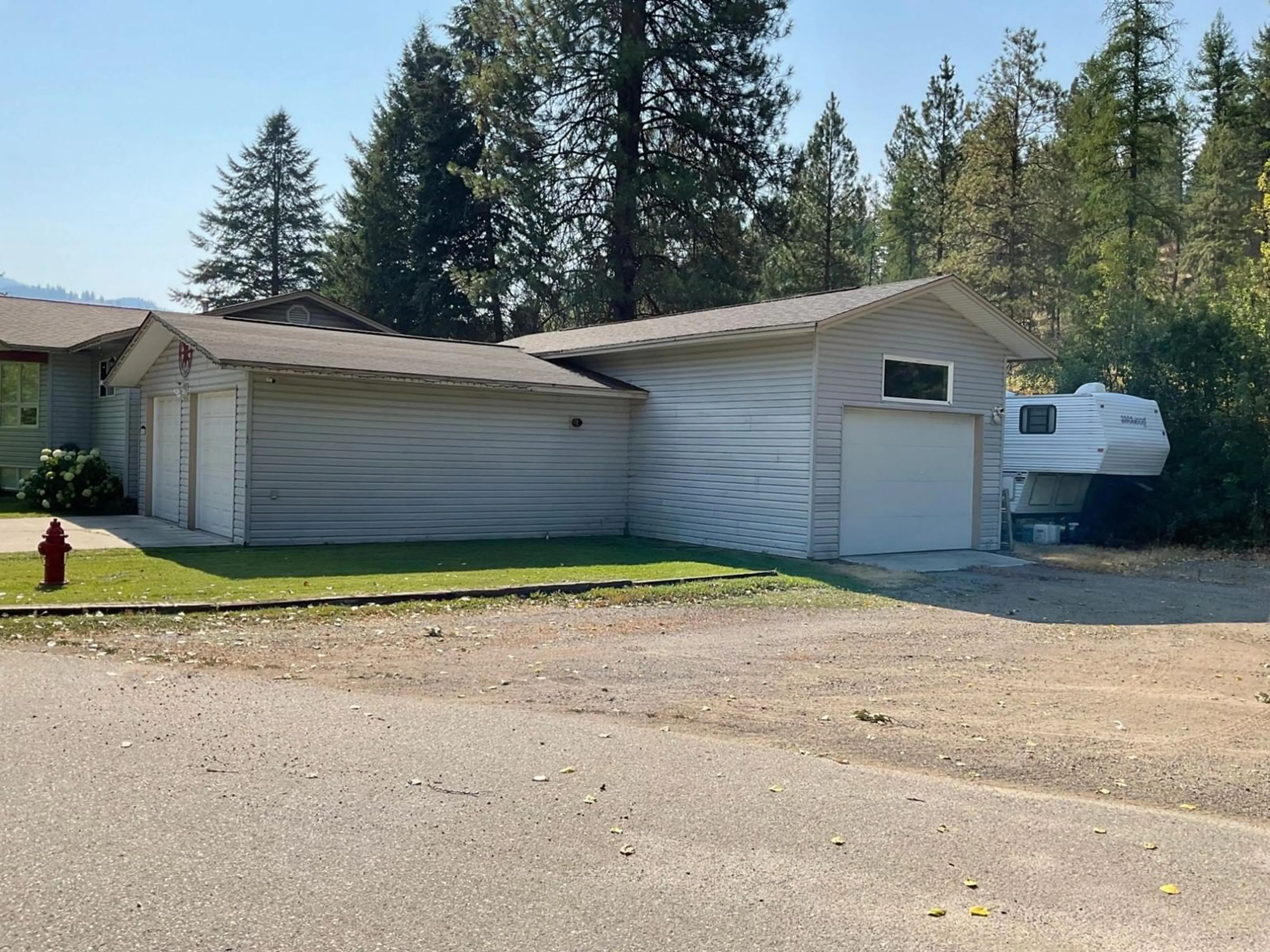 Frontside or backside of a home, the street view for 706 CENTRAL Avenue, Midway British Columbia V0H1M0