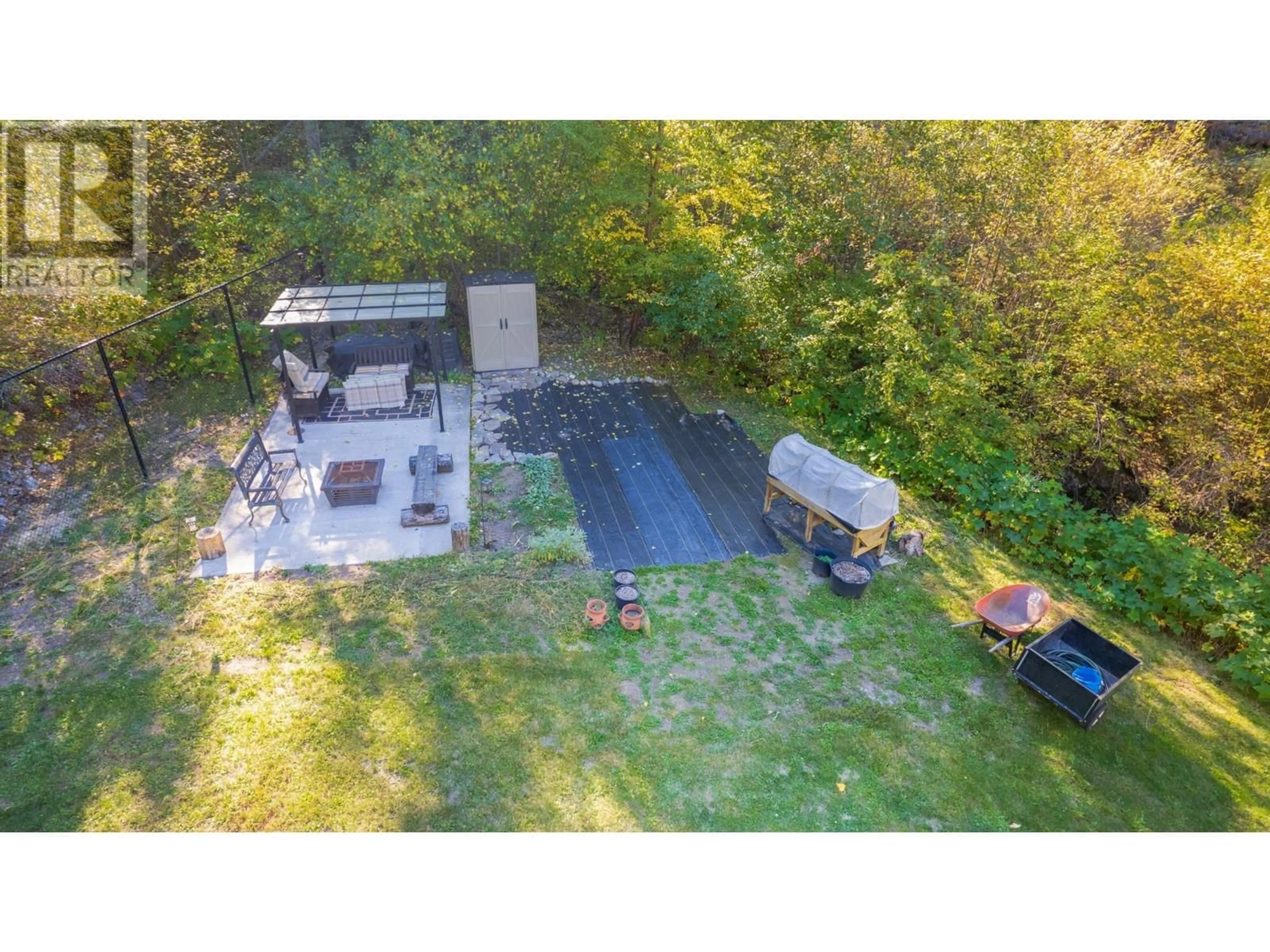 A pic from outside/outdoor area/front of a property/back of a property/a pic from drone, unknown for 1980 SNOWBALL CREEK ROAD, Grand Forks British Columbia V0H1H1