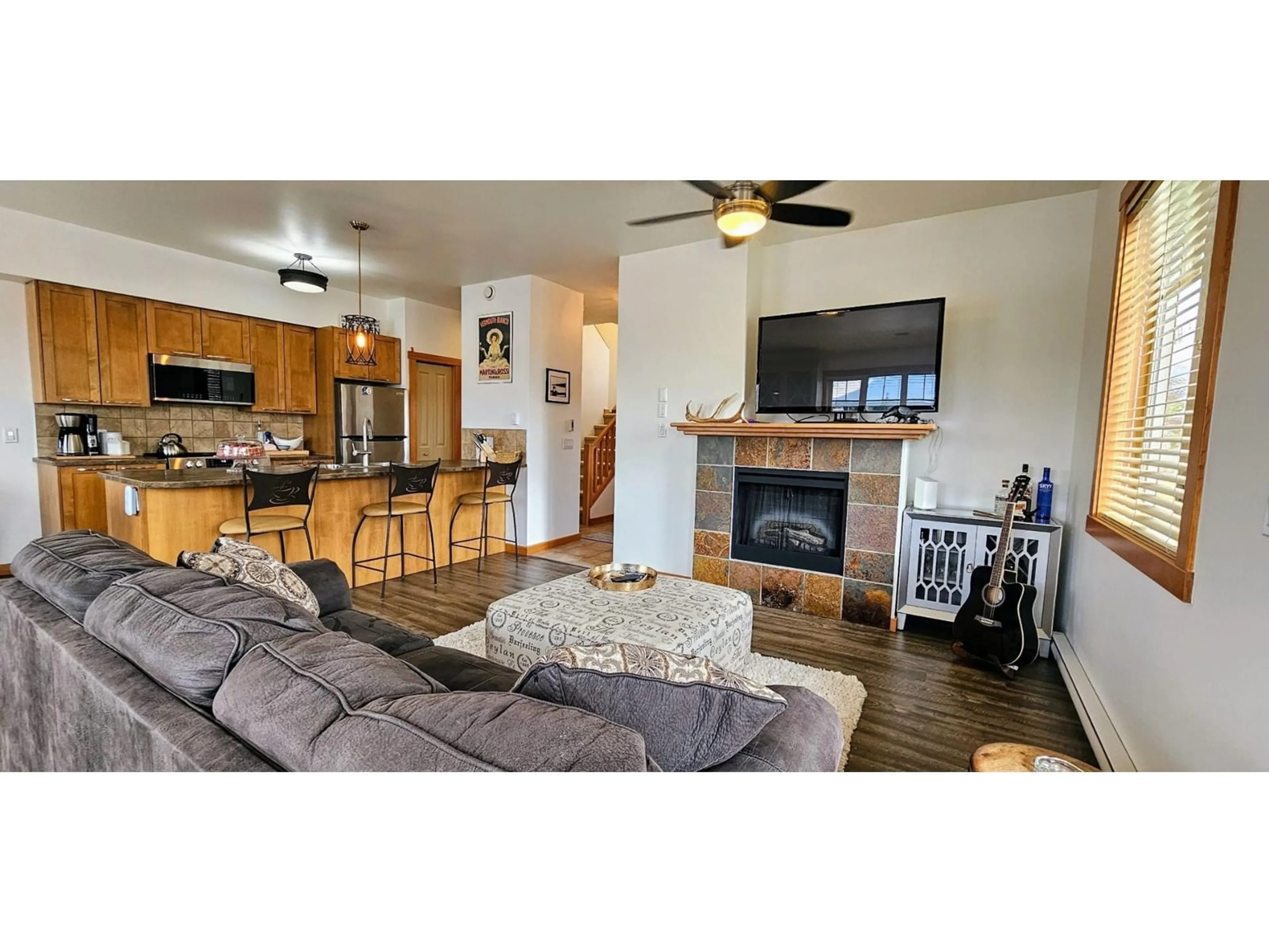 Open concept kitchen for 906 6TH Avenue Unit# 1, Invermere British Columbia V0A1K0