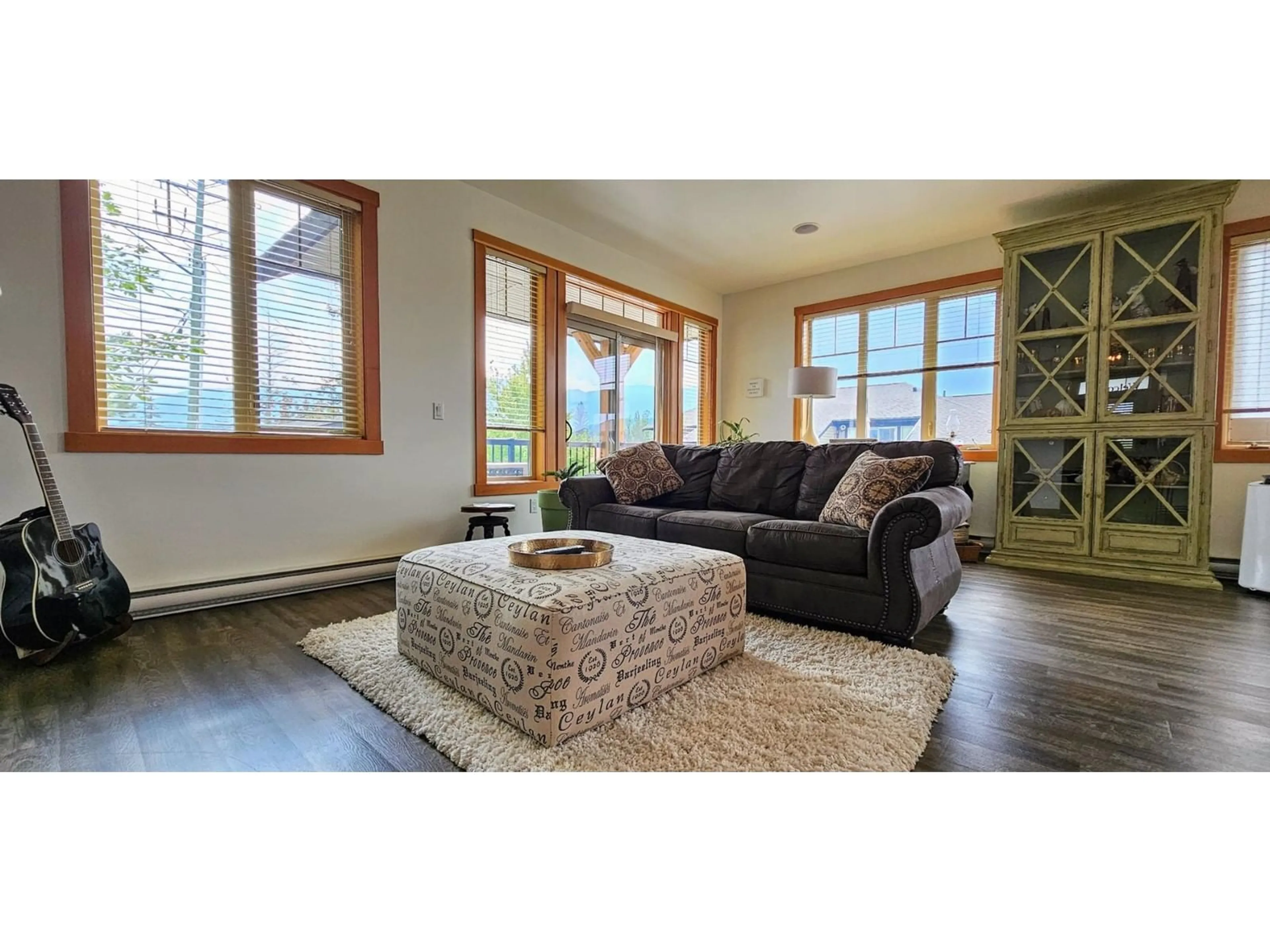 Living room, wood floors for 906 6TH Avenue Unit# 1, Invermere British Columbia V0A1K0