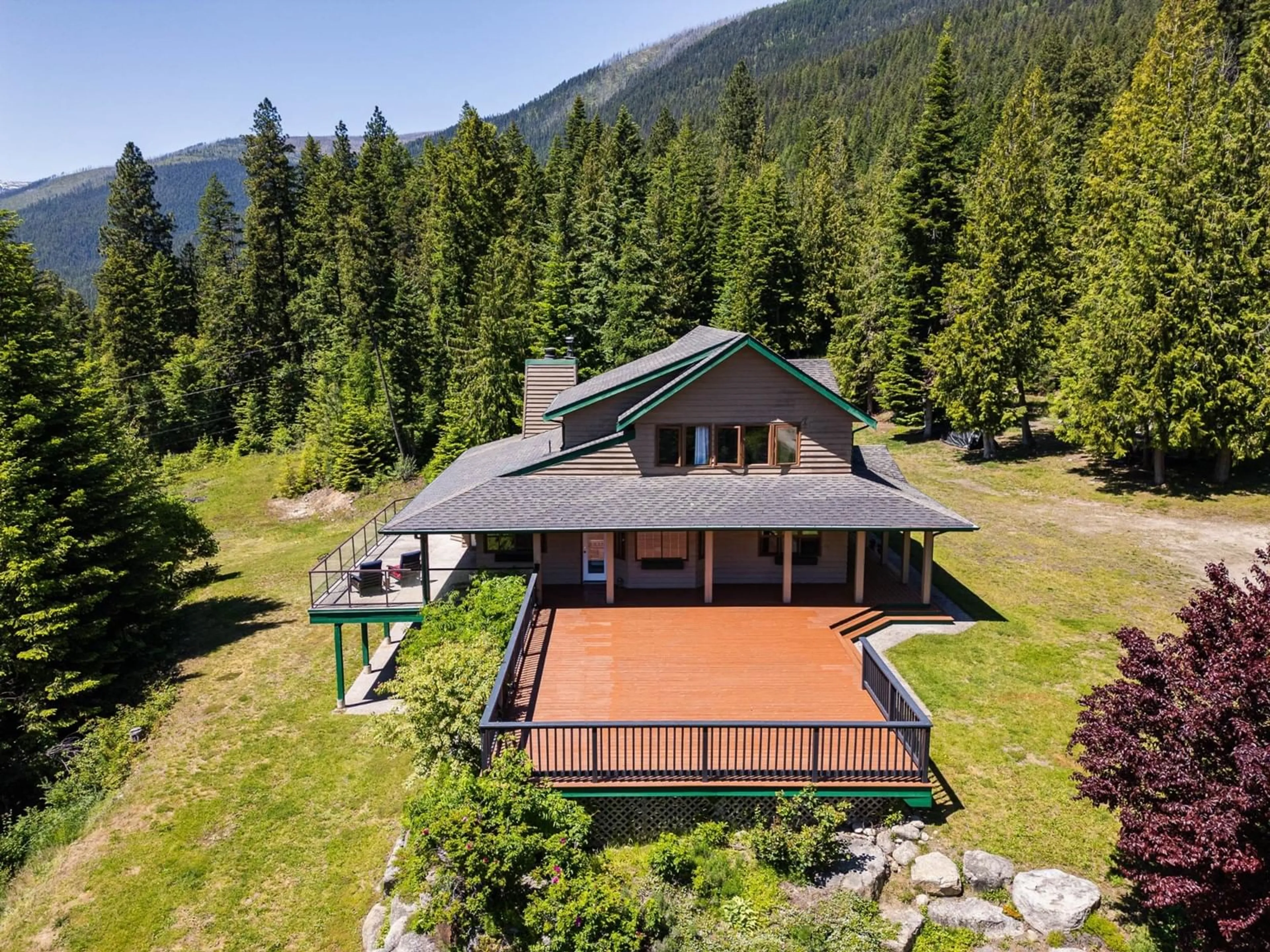 Frontside or backside of a home, cottage for 4625 CRESCENT VIEW Drive, Nelson British Columbia V1L6N3