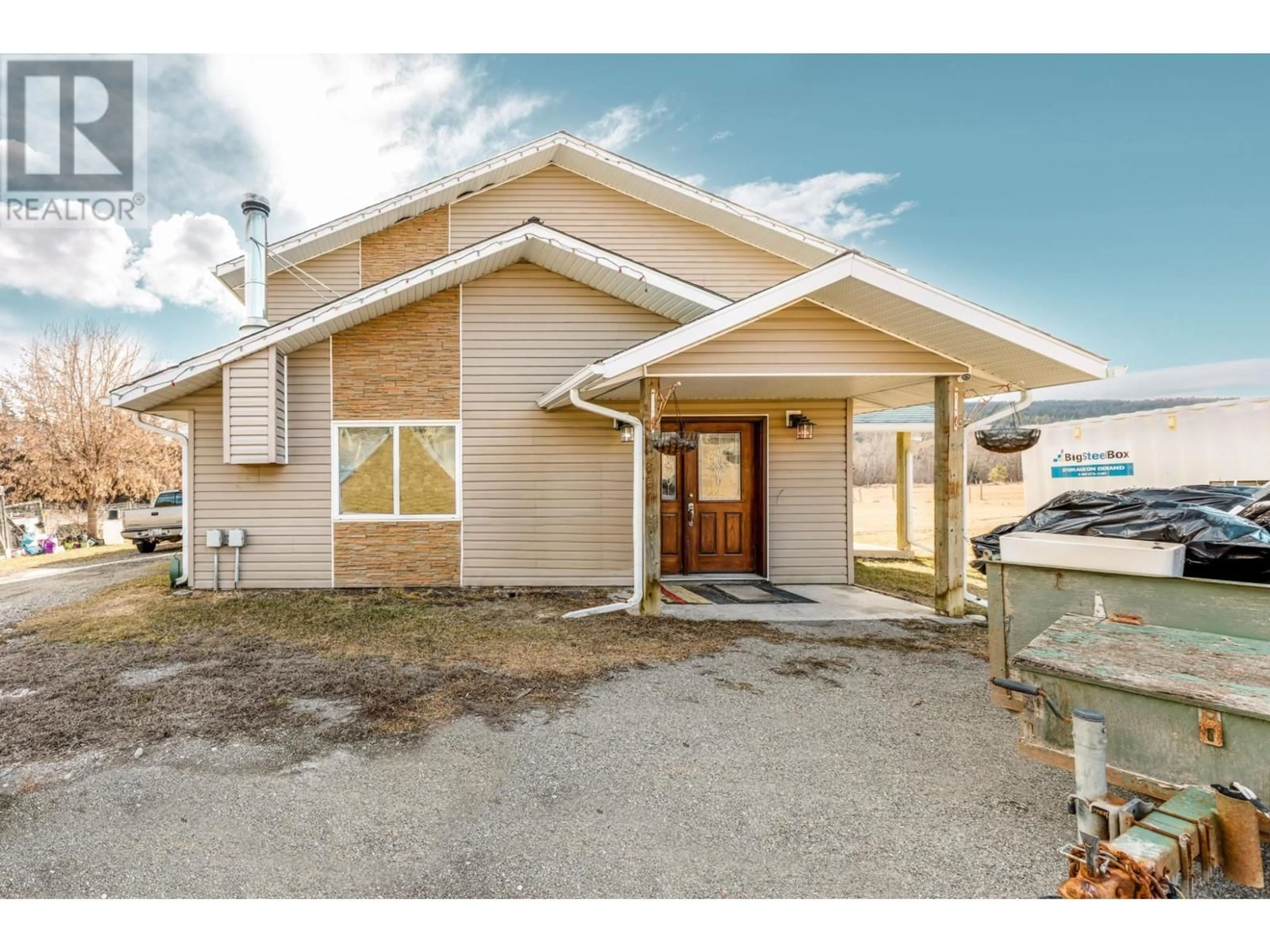 Home with vinyl exterior material, street for 2000 3/95 HIGHWAY, Cranbrook British Columbia V1C6X9