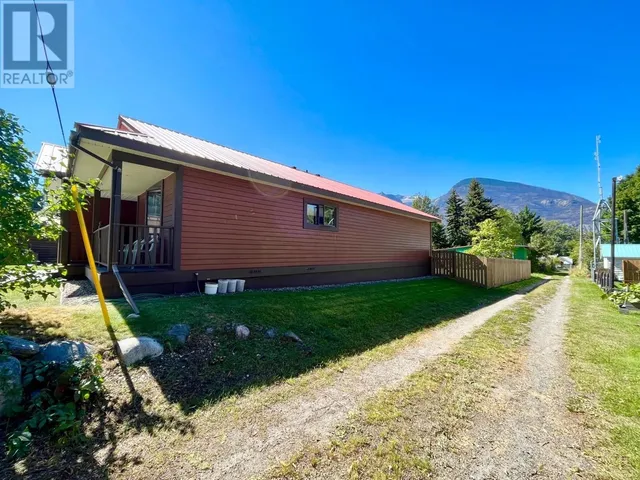 811 KILDARE STREET, New Denver 5