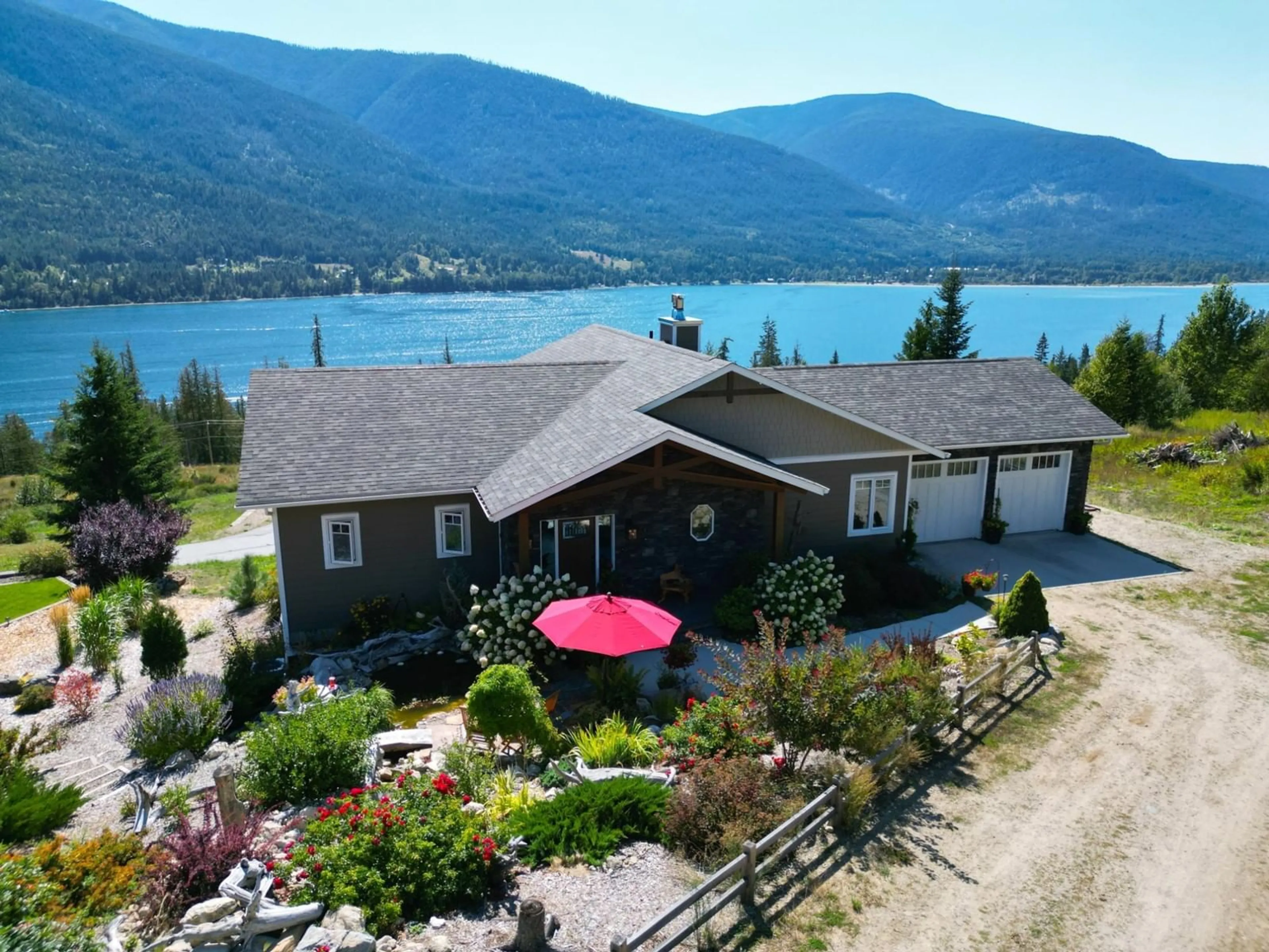 Frontside or backside of a home, cottage for 125 LAKEVIEW Drive, Nelson British Columbia V1L6W6