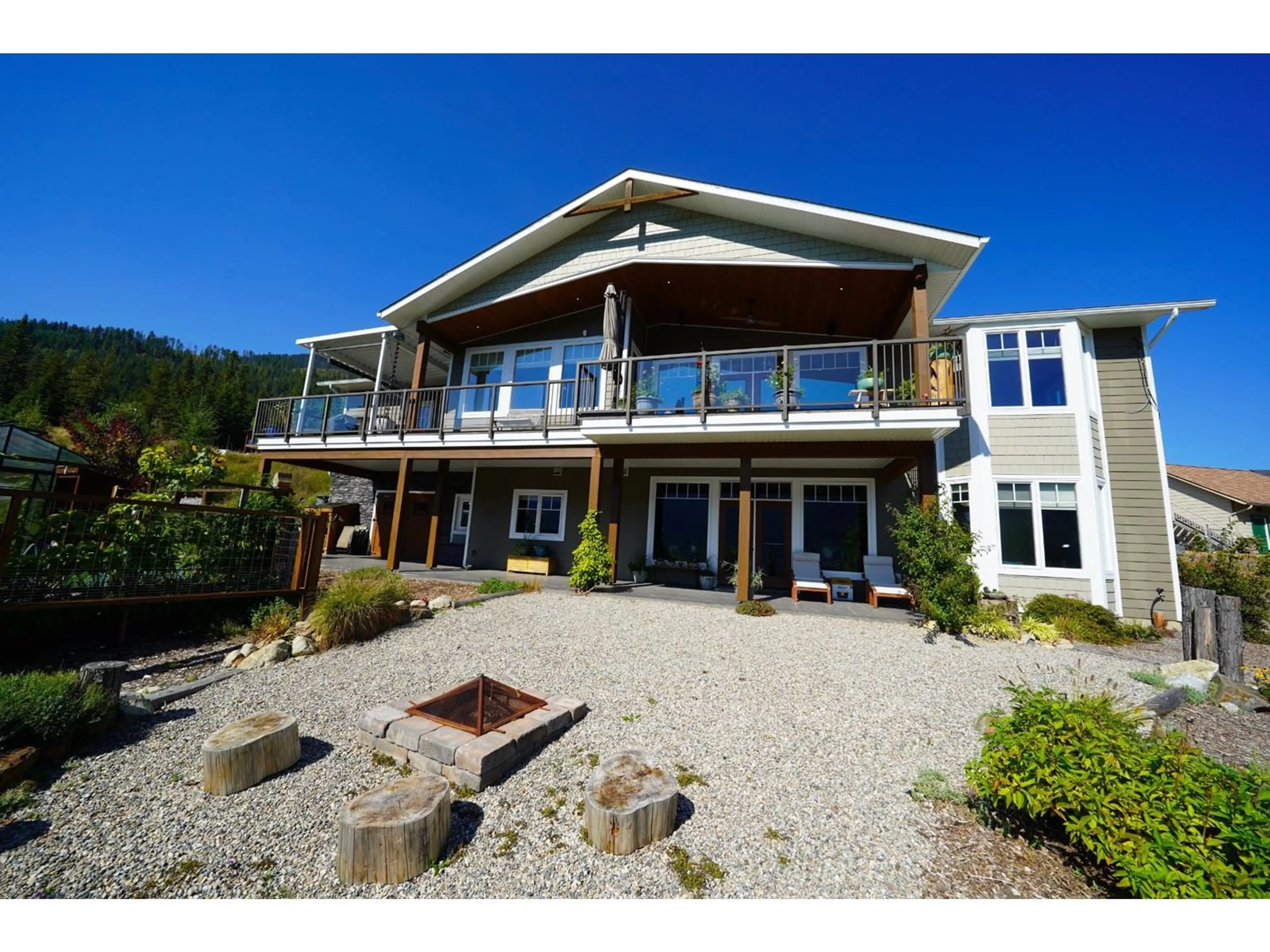 Frontside or backside of a home, cottage for 125 LAKEVIEW Drive, Nelson British Columbia V1L6W6