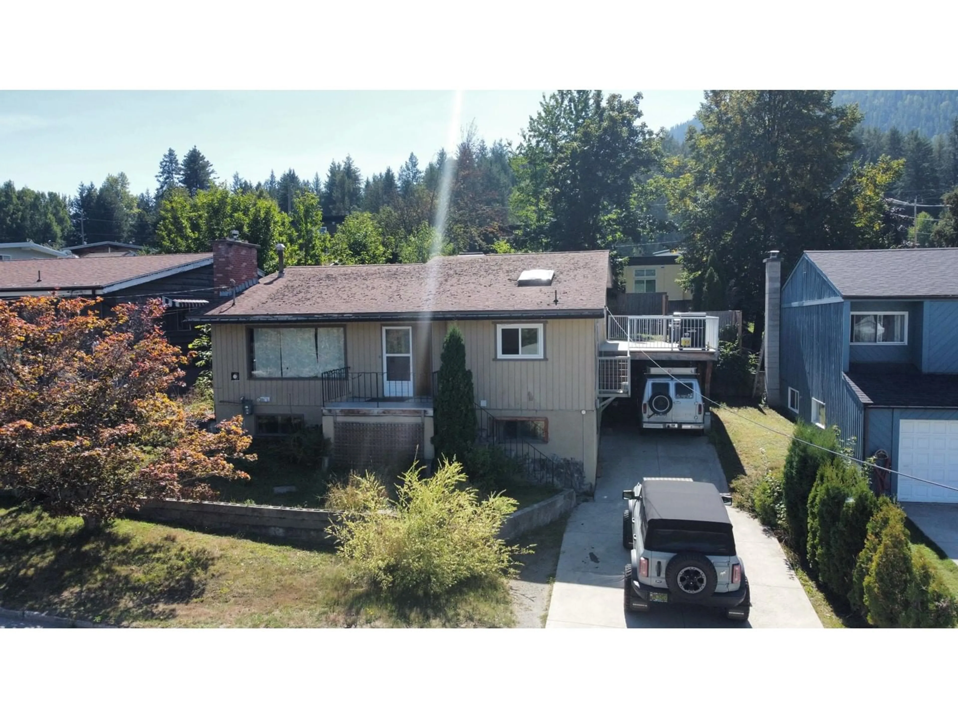 Frontside or backside of a home, the street view for 703 INNES  W Street, Nelson British Columbia V1L3J4