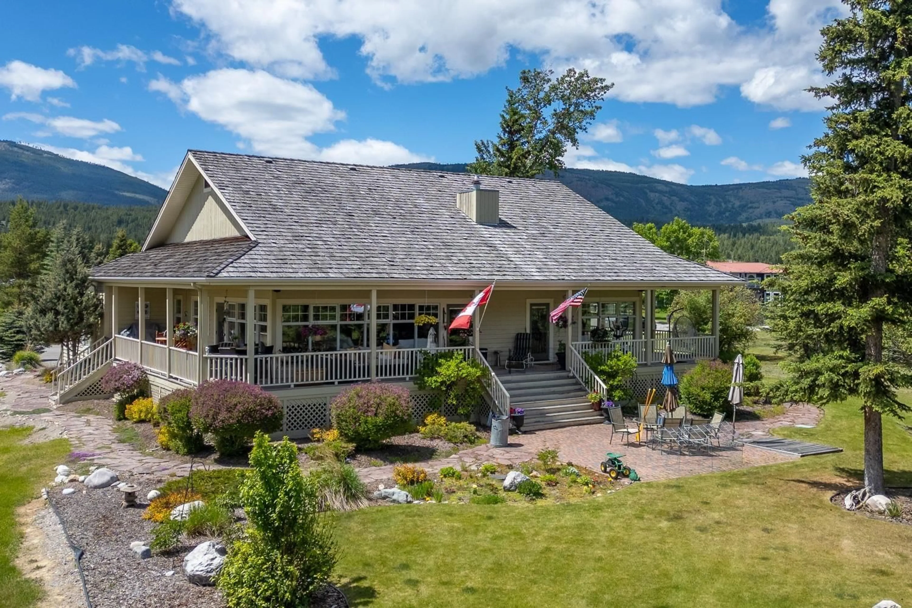 Frontside or backside of a home, cottage for 5090 RIVERSIDE Drive, Fairmont Hot Springs British Columbia V0B1L1