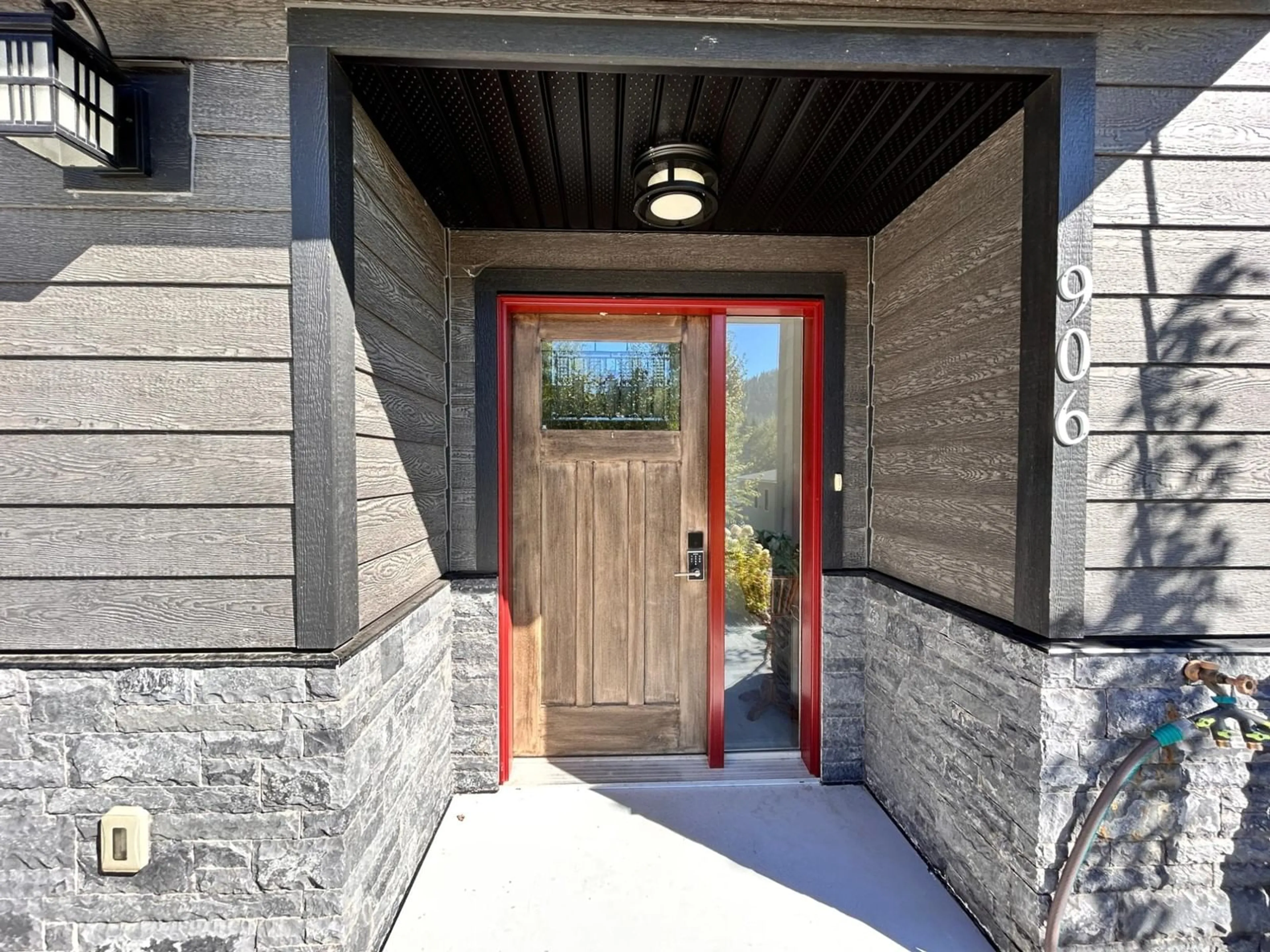 Indoor entryway, cement floor for 908 REDSTONE Drive, Rossland British Columbia V0G1Y0