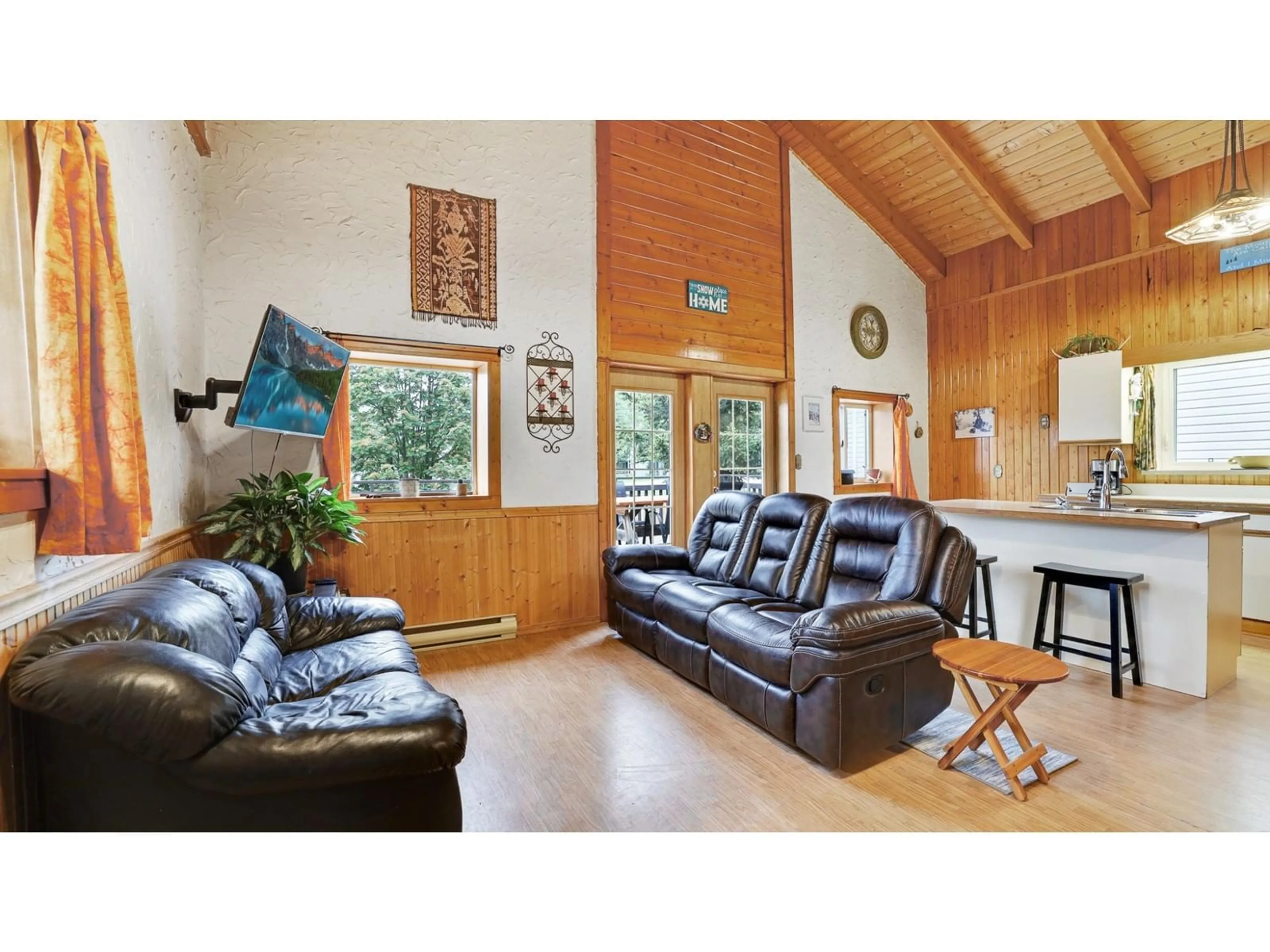 Living room, wood floors for 4764 FORSTERS LANDING Road, Radium Hot Springs British Columbia V0B1M0