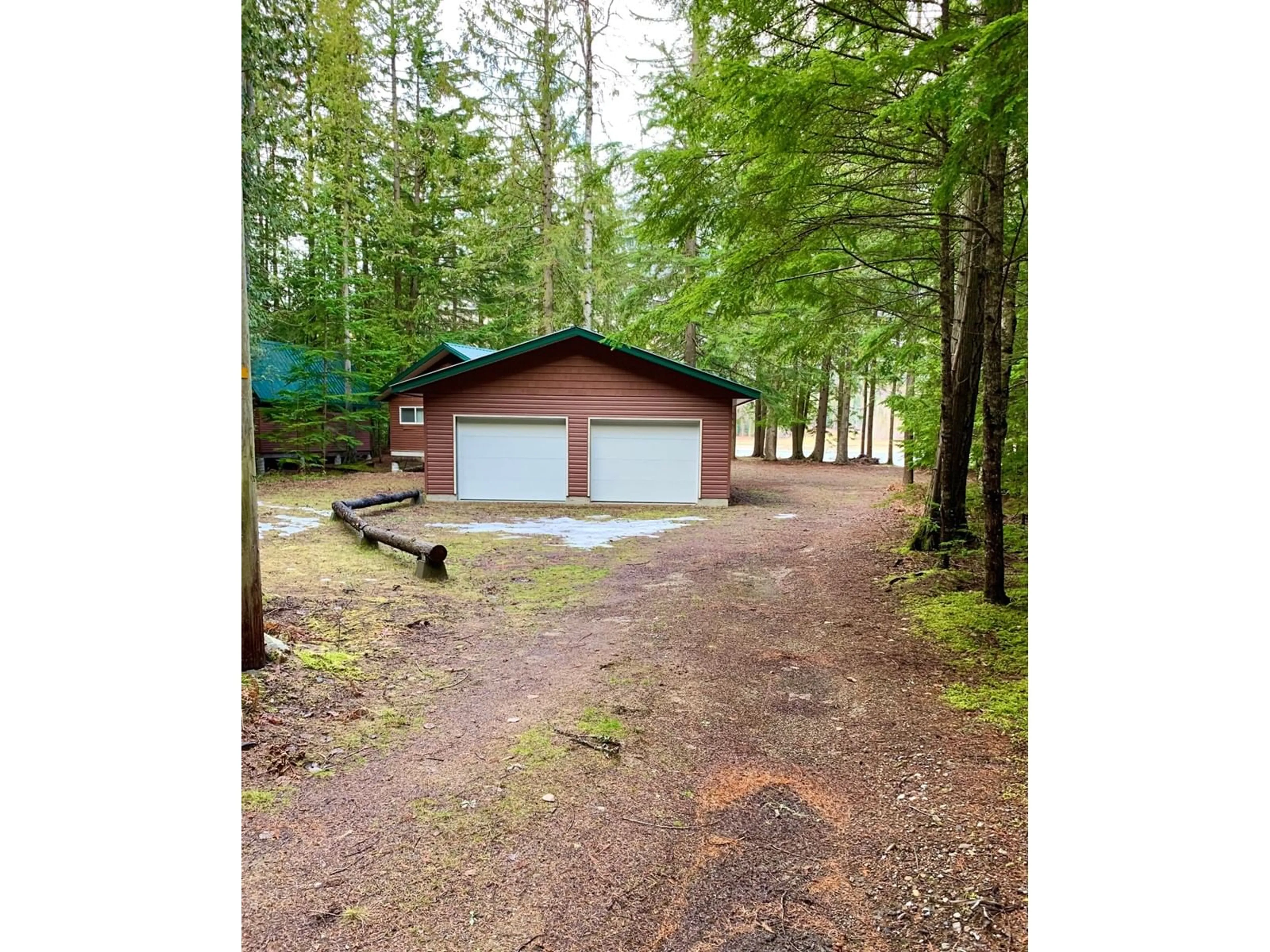 Indoor garage for 3848 ROCK ISLAND Road, Nakusp British Columbia V0G1R1