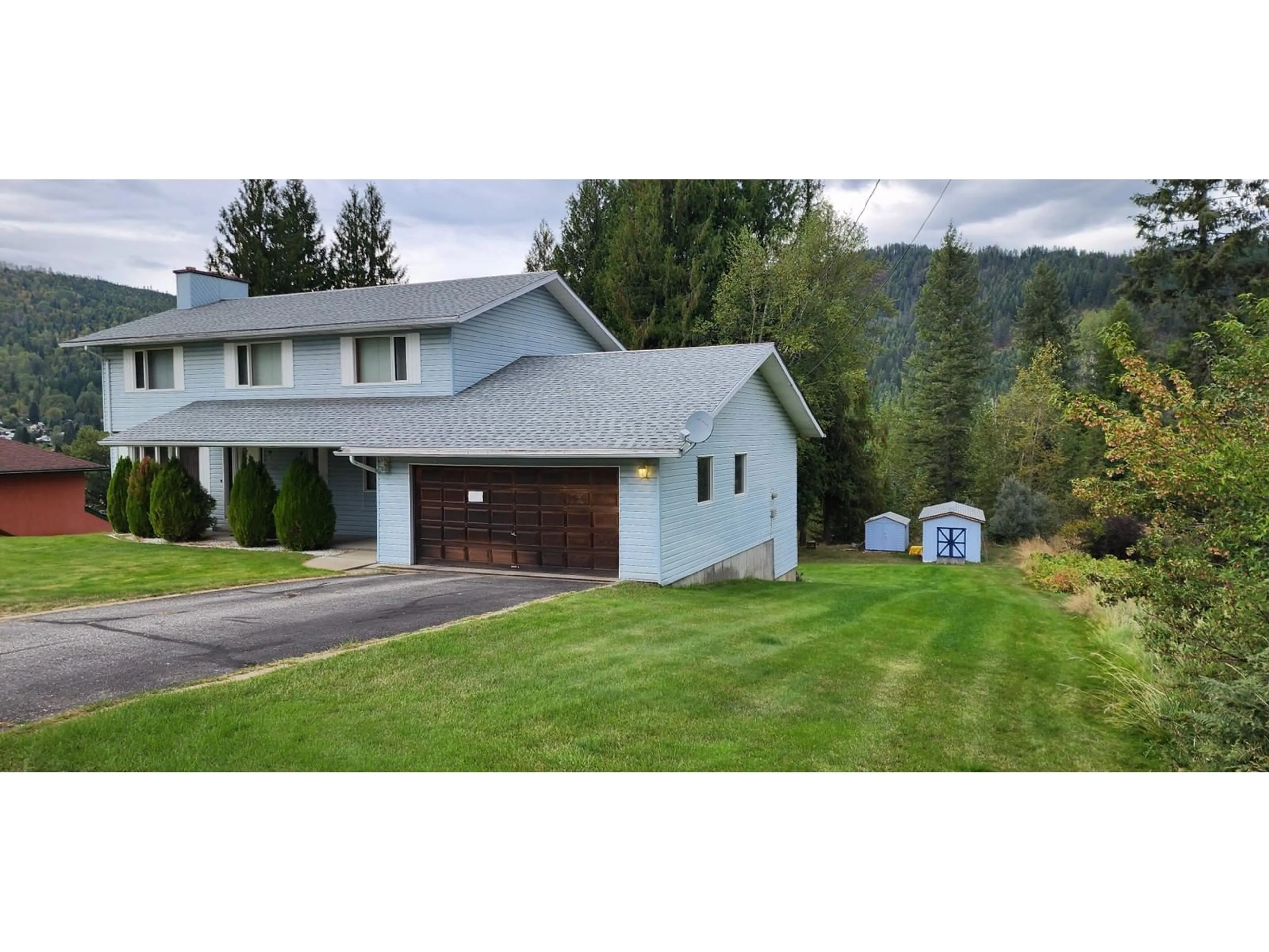 Frontside or backside of a home, cottage for 1975 OLD SALMO Road, Fruitvale British Columbia V0G1L1