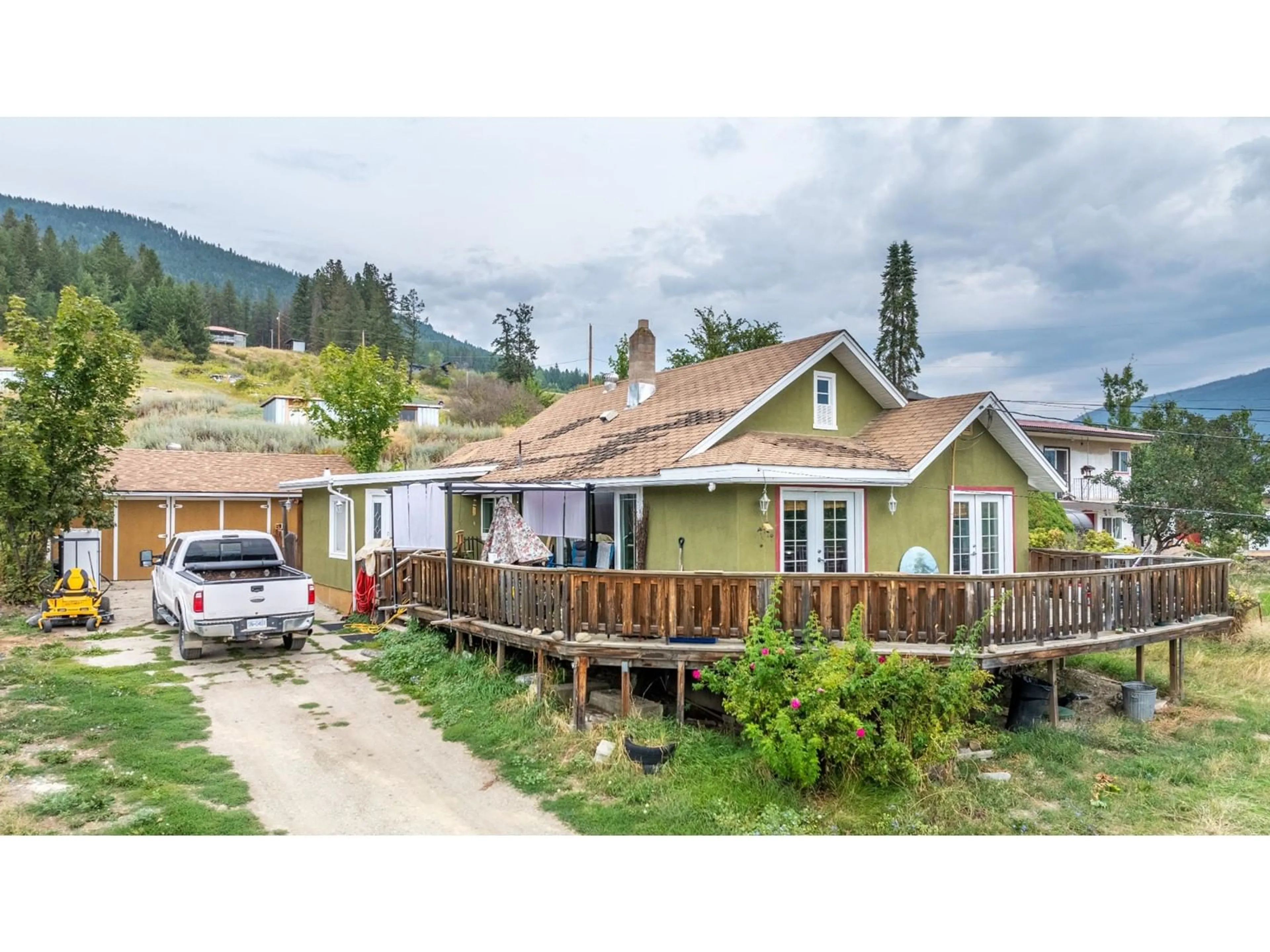 Frontside or backside of a home, cottage for 2816 3 Highway, Erickson British Columbia V0B1G1