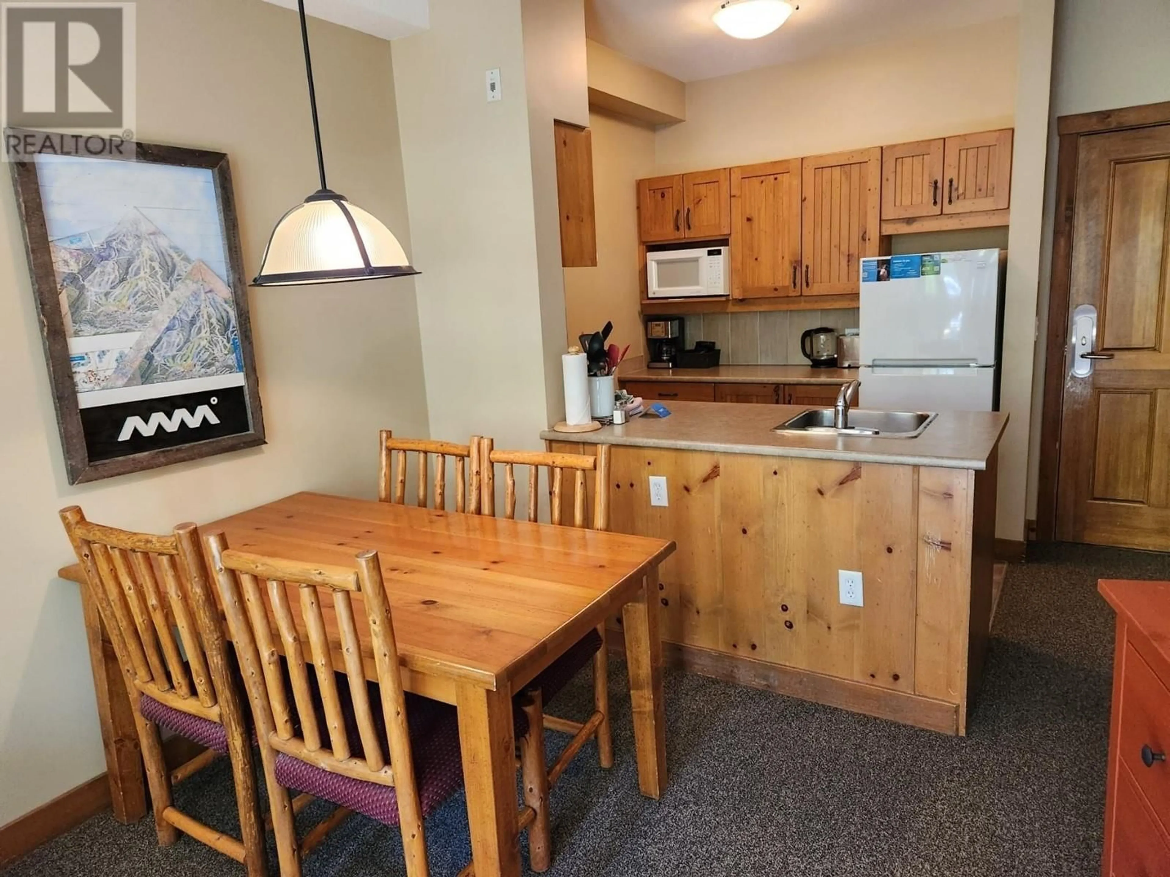 Standard kitchen, unknown for 211 - 2090 SUMMIT DRIVE, Panorama British Columbia V0A1T0