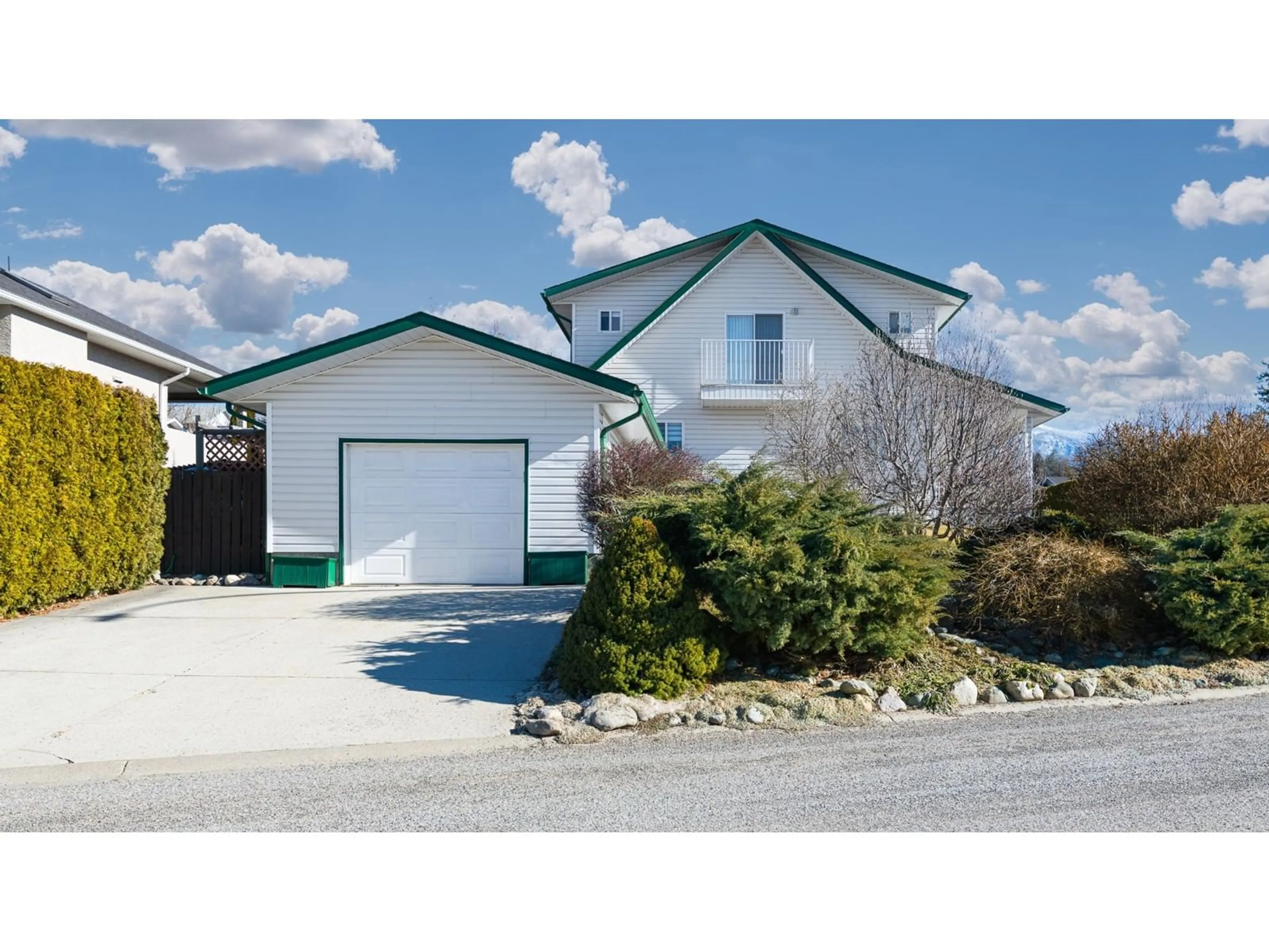 Frontside or backside of a home, cottage for 304 DUGAN Street, Creston British Columbia V0B1G3