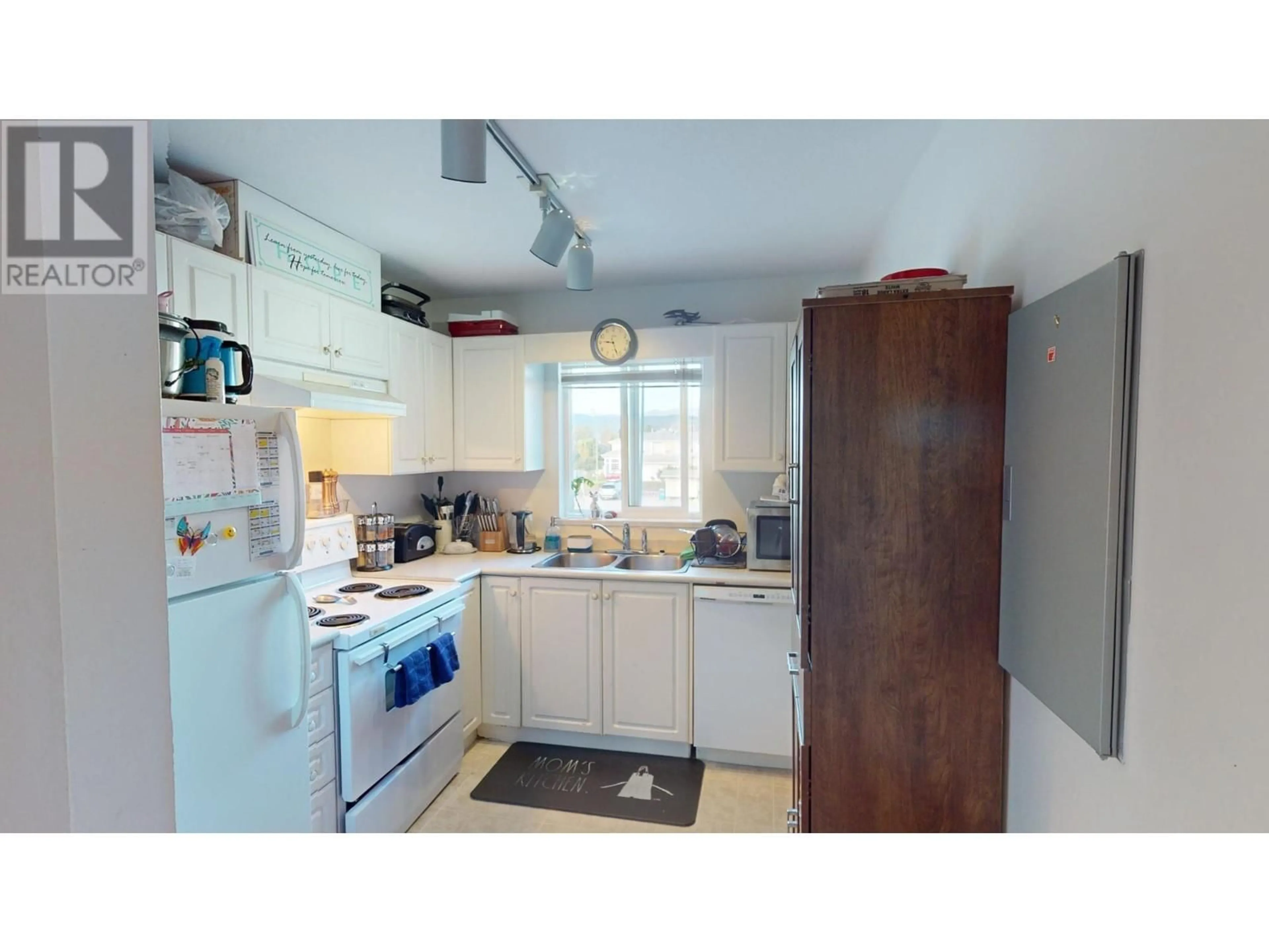 Standard kitchen, unknown for 211 - 1004 23RD  N AVENUE, Cranbrook British Columbia V1C6P9