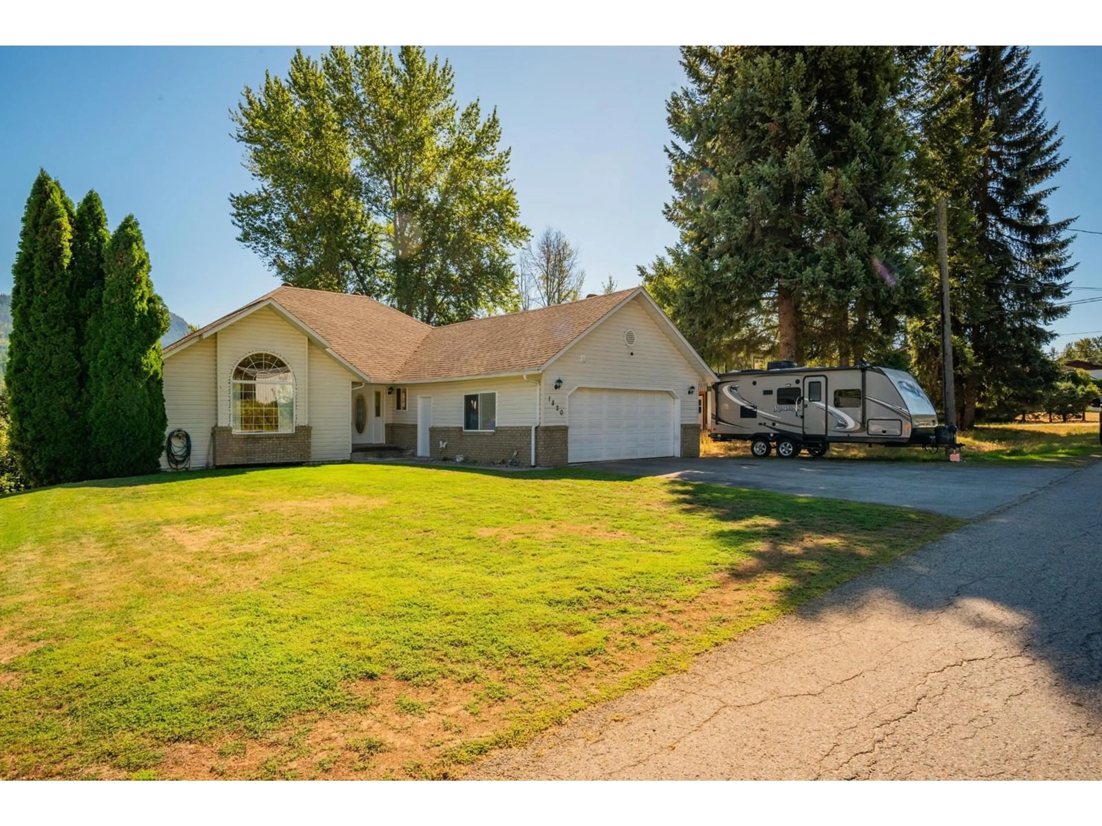 Frontside or backside of a home for 1820 FIRST STREET, Fruitvale British Columbia V0G1L0