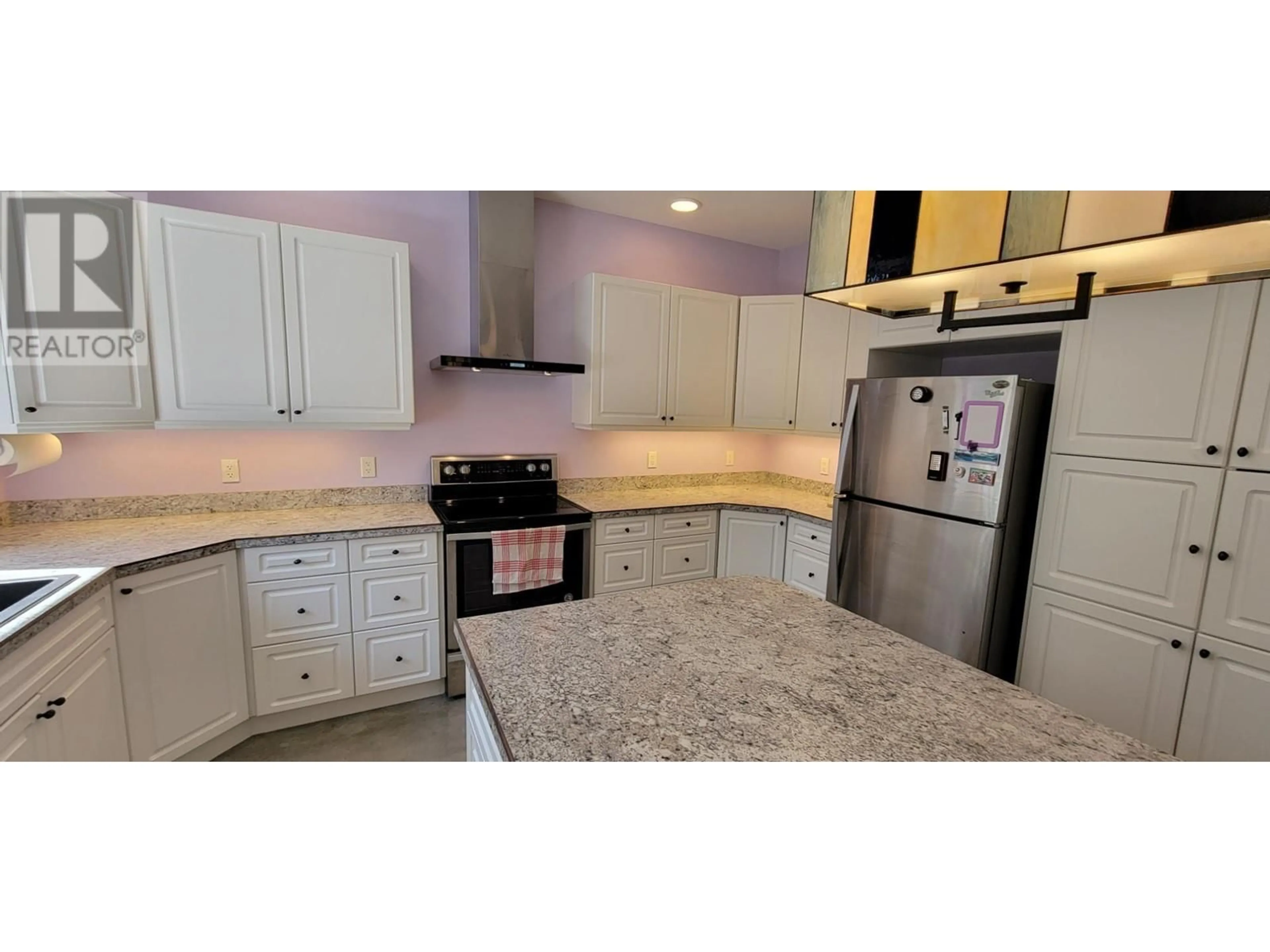 Open concept kitchen, ceramic/tile floor for 515 9TH AVENUE, New Denver British Columbia V0G1S0