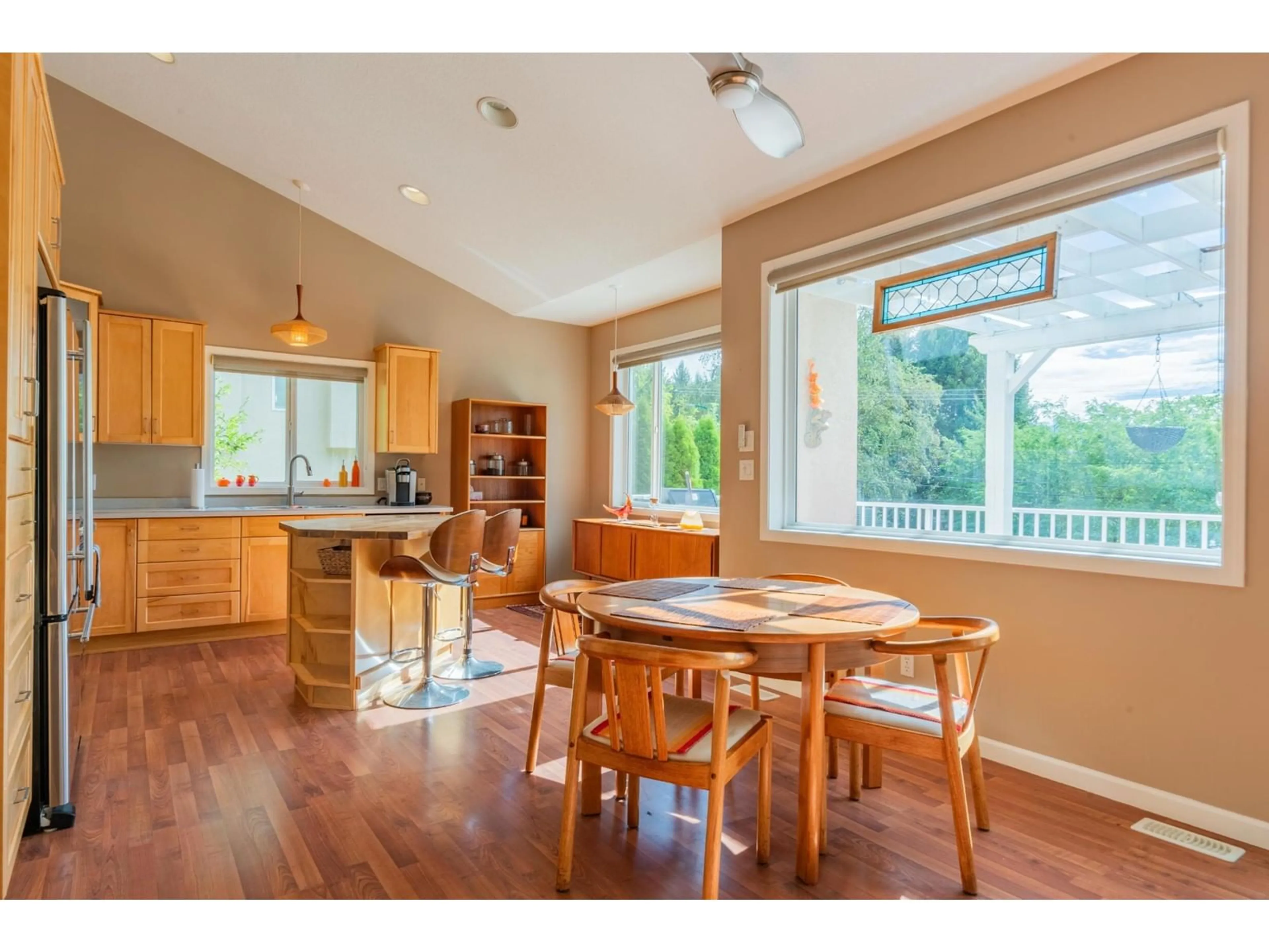 Open concept kitchen for 3301 LABURNUM Drive, Trail British Columbia V1R2S8