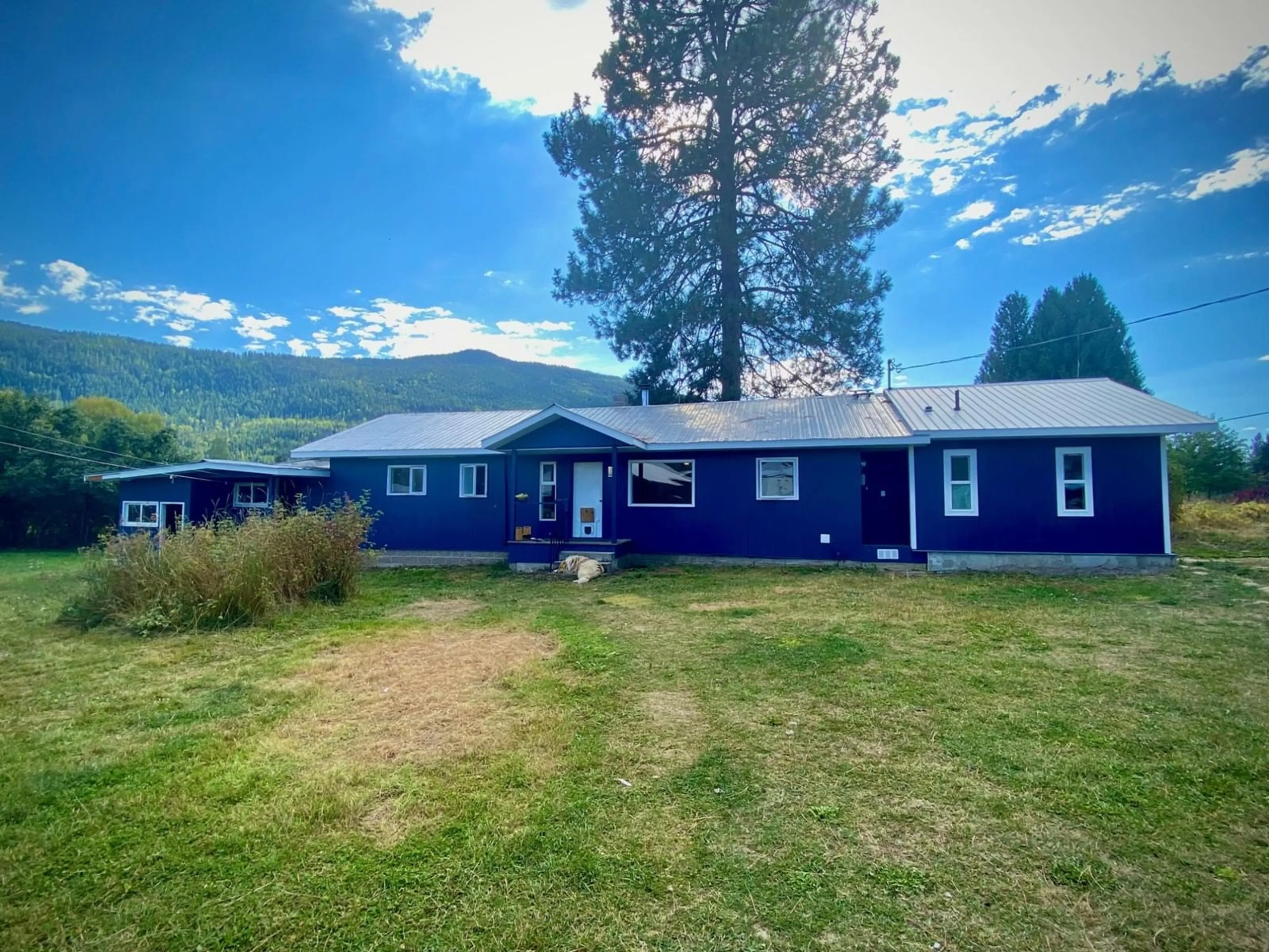 Frontside or backside of a home for 3464 KRESTOVA CRESCENT, Krestova British Columbia V0G1H2