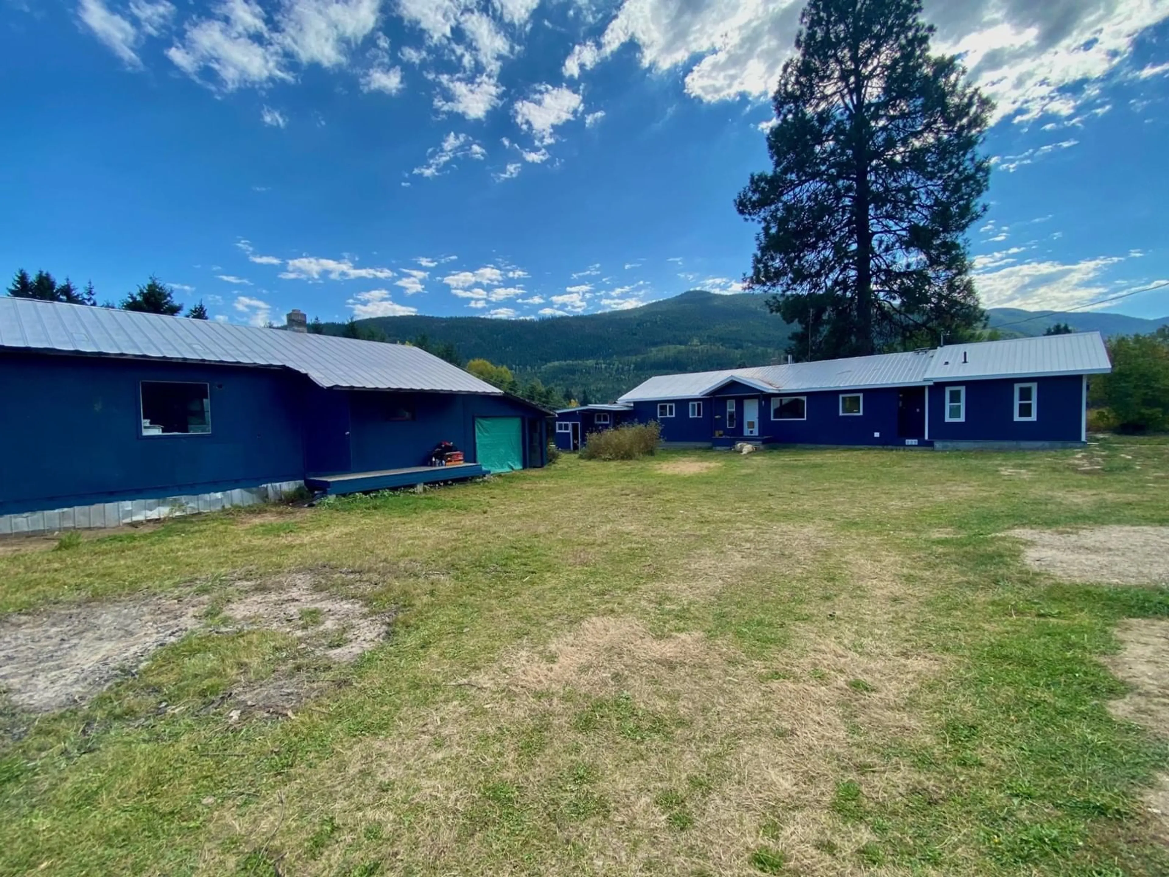 Outside view for 3464 KRESTOVA CRESCENT, Krestova British Columbia V0G1H2