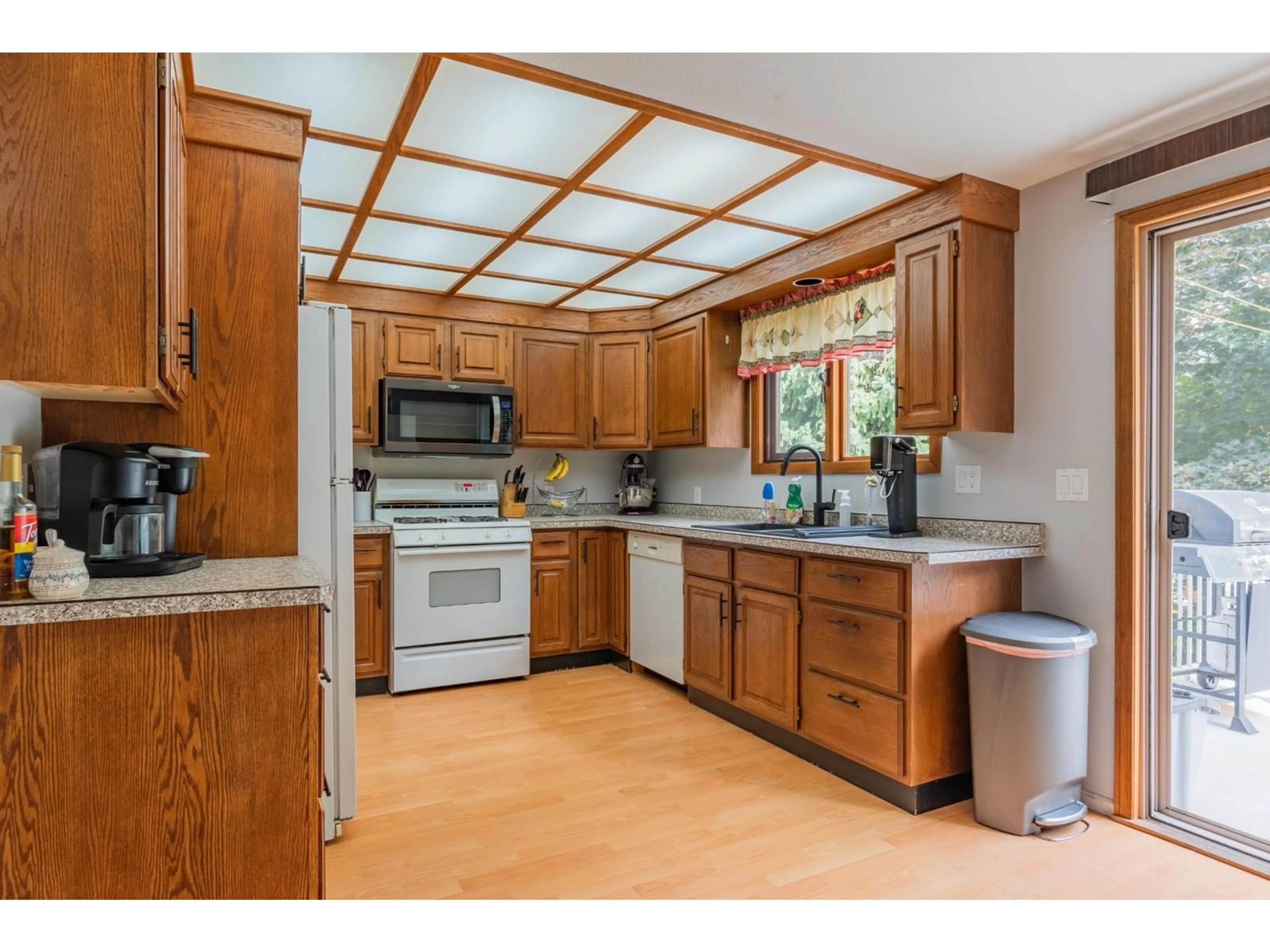 Standard kitchen for 110 CEDAR AVENUE, Fruitvale British Columbia V0G1L0