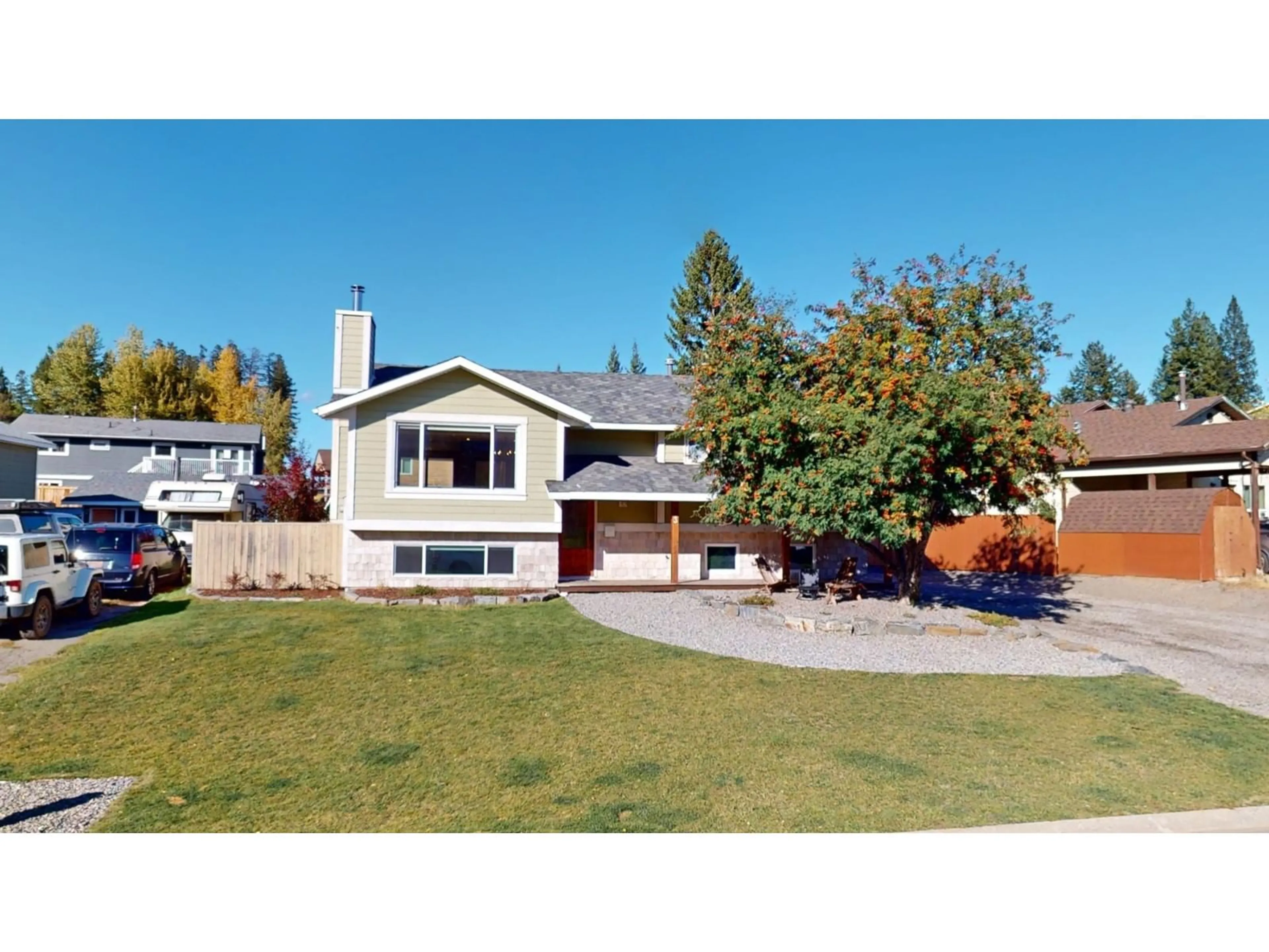 Frontside or backside of a home for 3 CASCADE CRESCENT, Elkford British Columbia V0B1H0