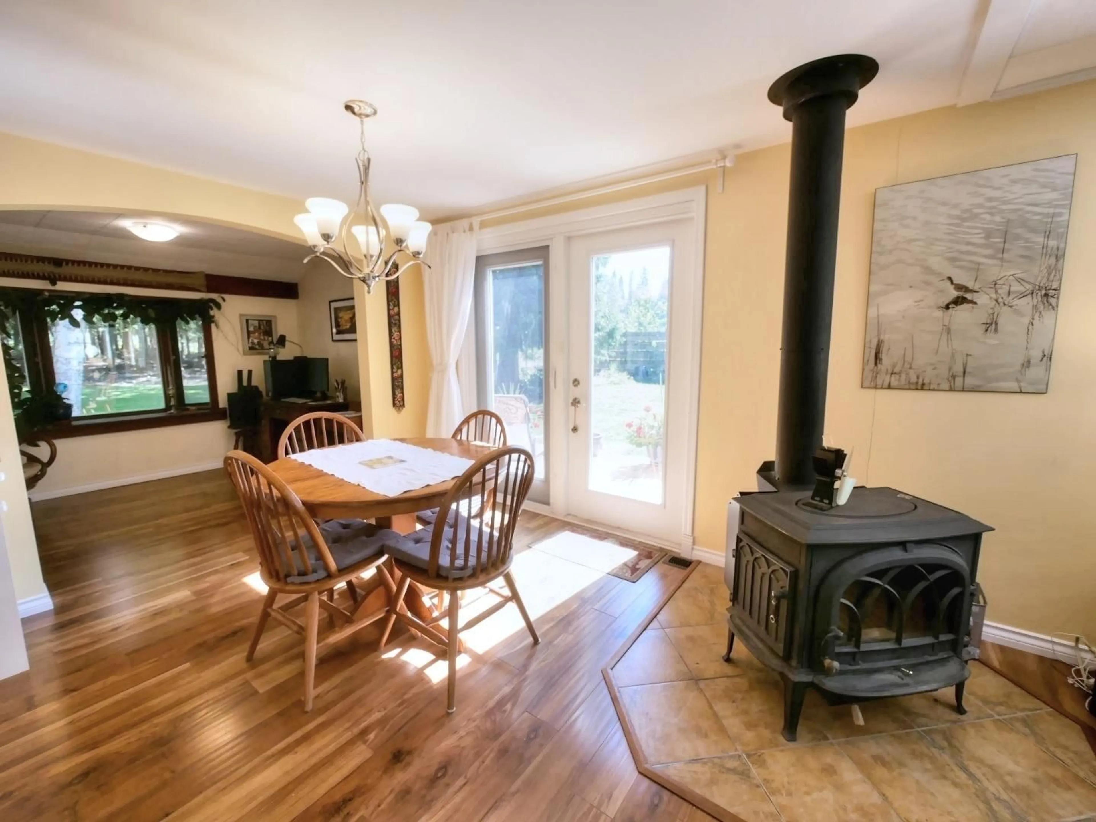 Dining room, wood floors, cottage for 165 GENSICK Road, Nakusp British Columbia V0G1R1