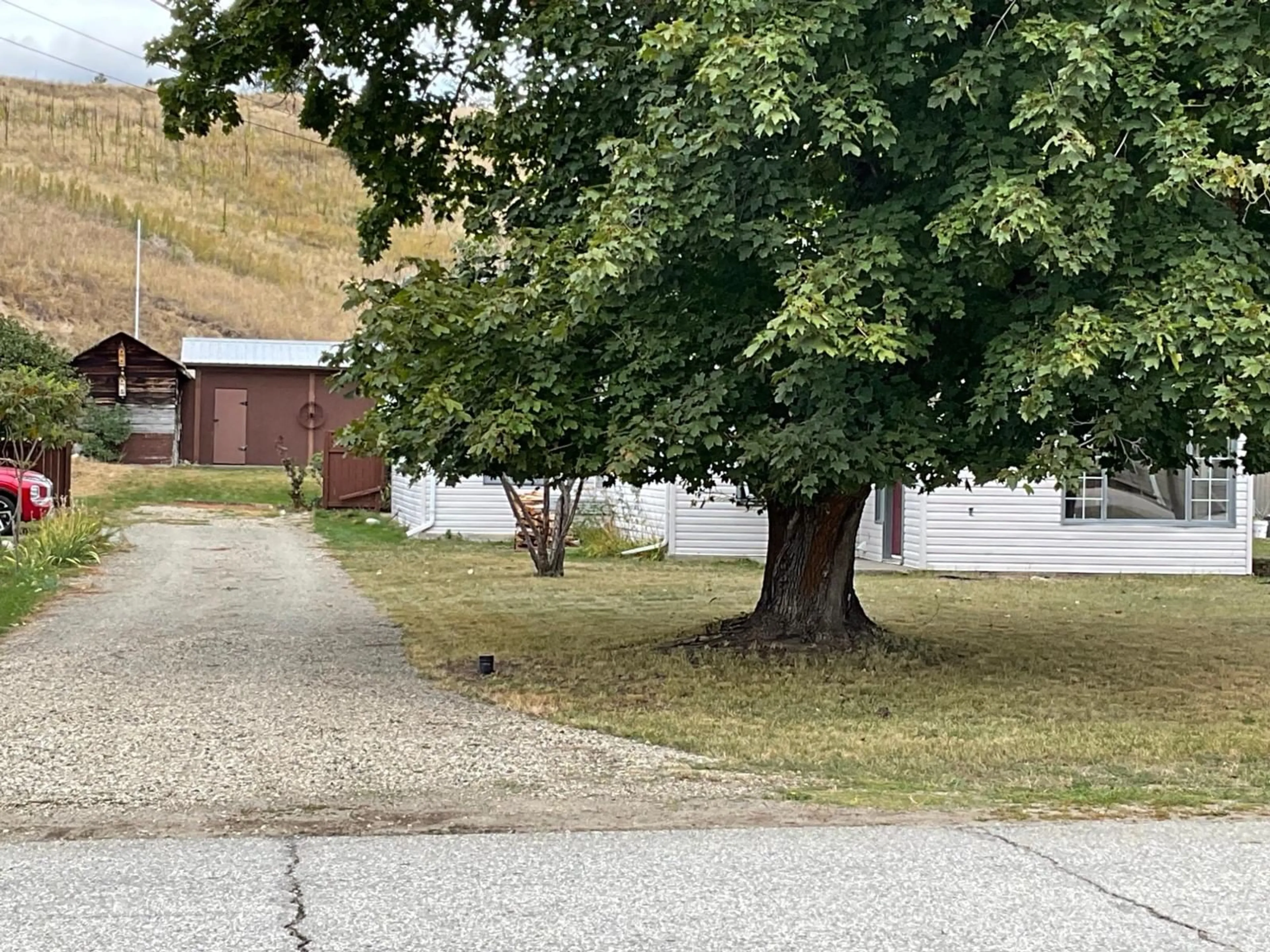 Frontside or backside of a home, the street view for 270 DOMINION Street, Midway British Columbia V0H1M0