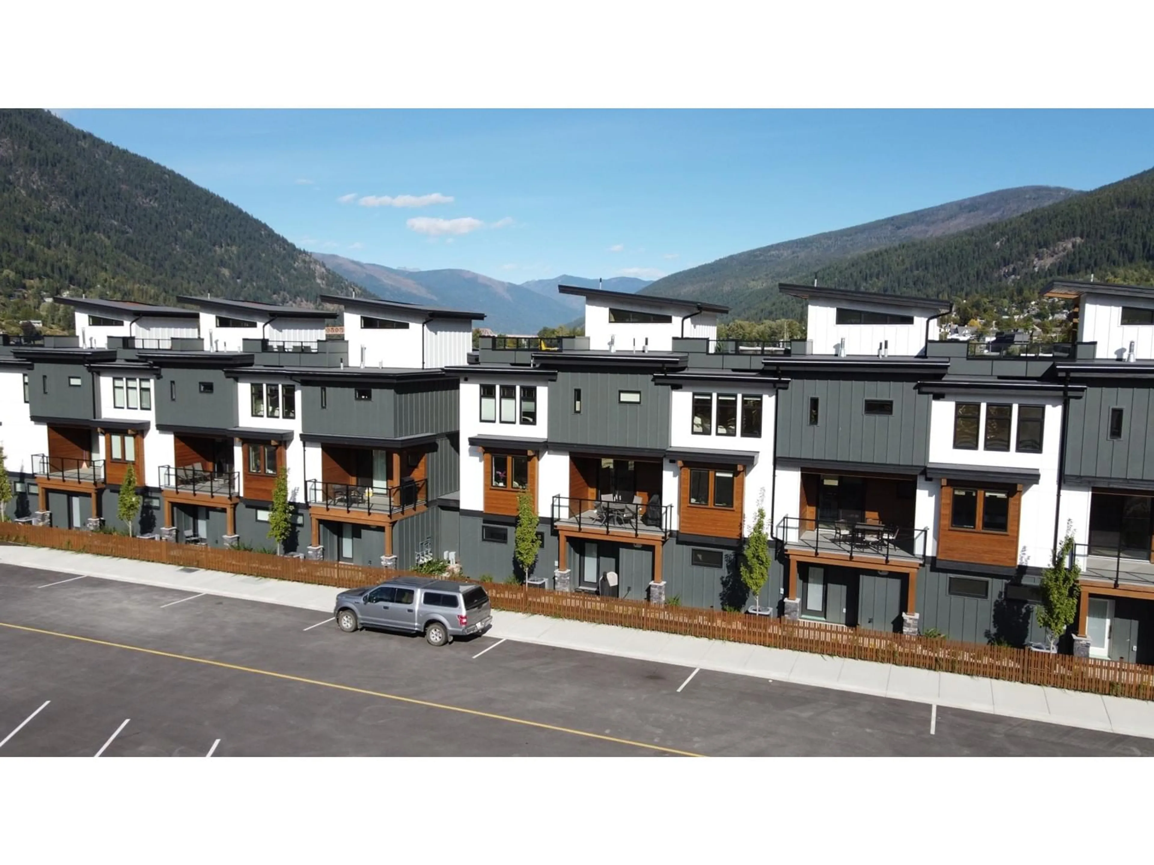 A pic from exterior of the house or condo, the street view for 910 LAKESIDE Drive Unit# 104, Nelson British Columbia V1L0C6