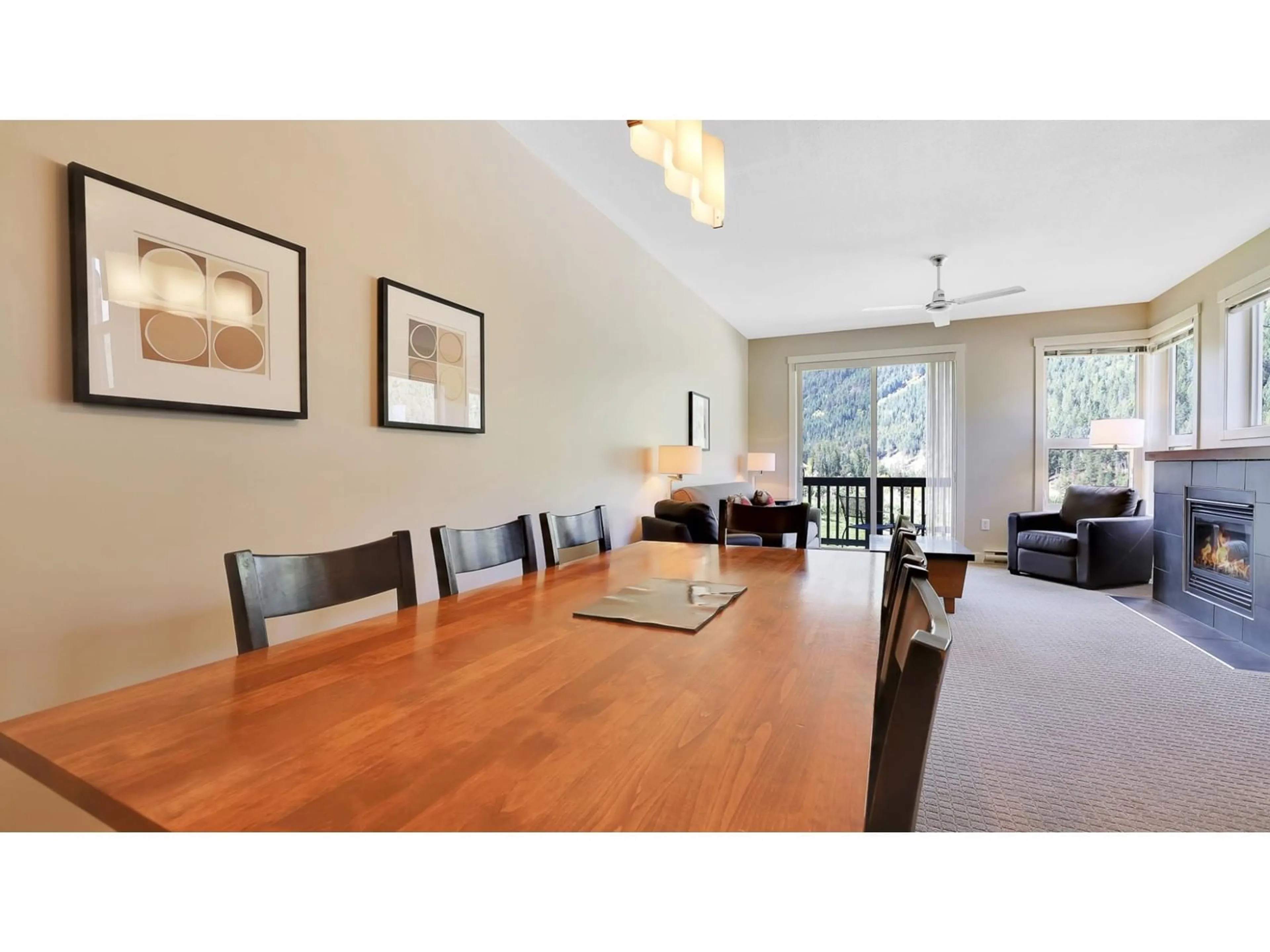 Dining room, wood floors for 2049 SUMMIT Drive Unit# 314a, Panorama British Columbia V0A1T0