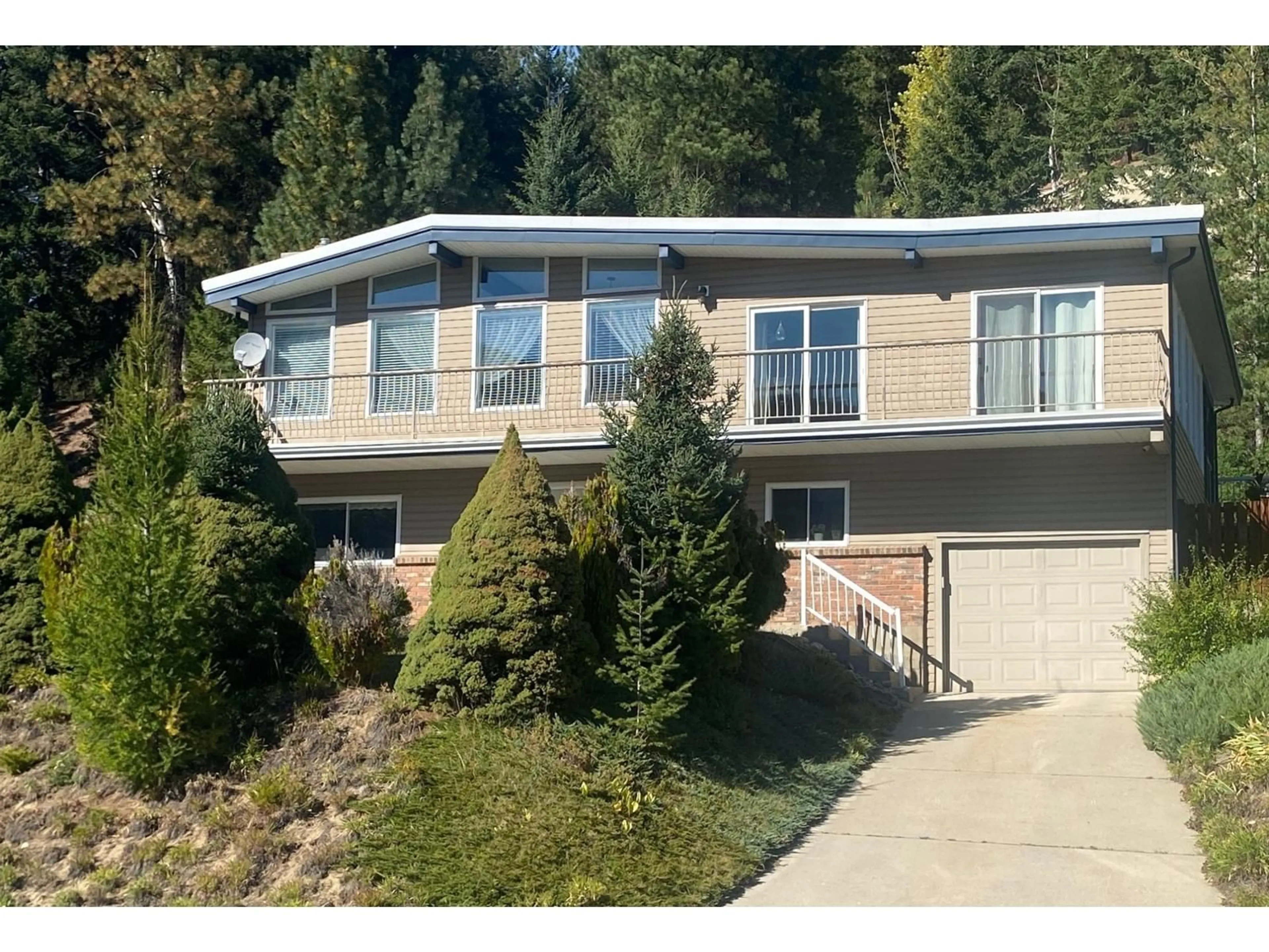 Frontside or backside of a home, cottage for 2849 LABURNUM Drive, Trail British Columbia V1R4N6