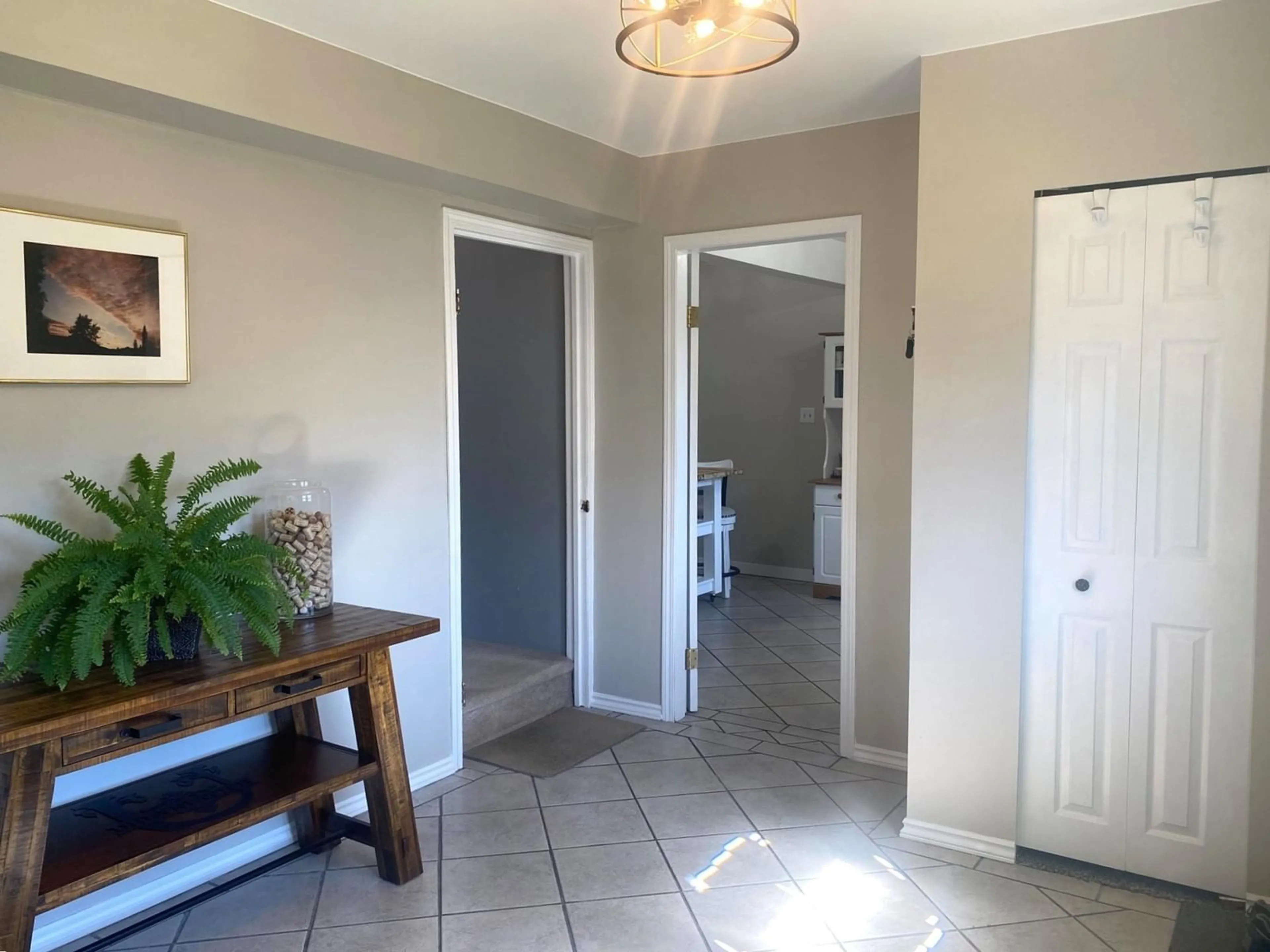 Indoor entryway, cement floor for 2849 LABURNUM Drive, Trail British Columbia V1R4N6