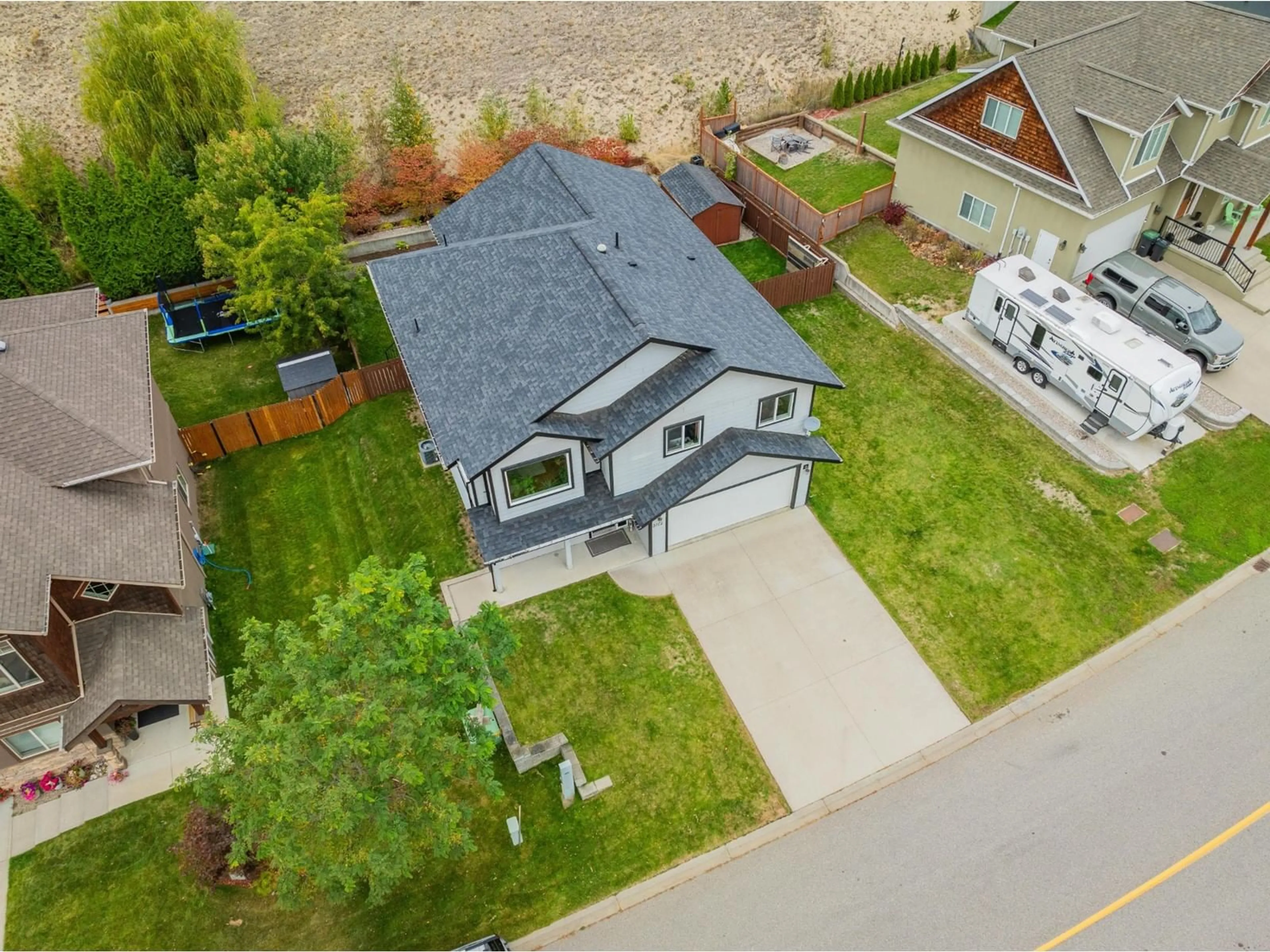 Frontside or backside of a home, the street view for 3712 5TH Avenue, Castlegar British Columbia V1N4Y3