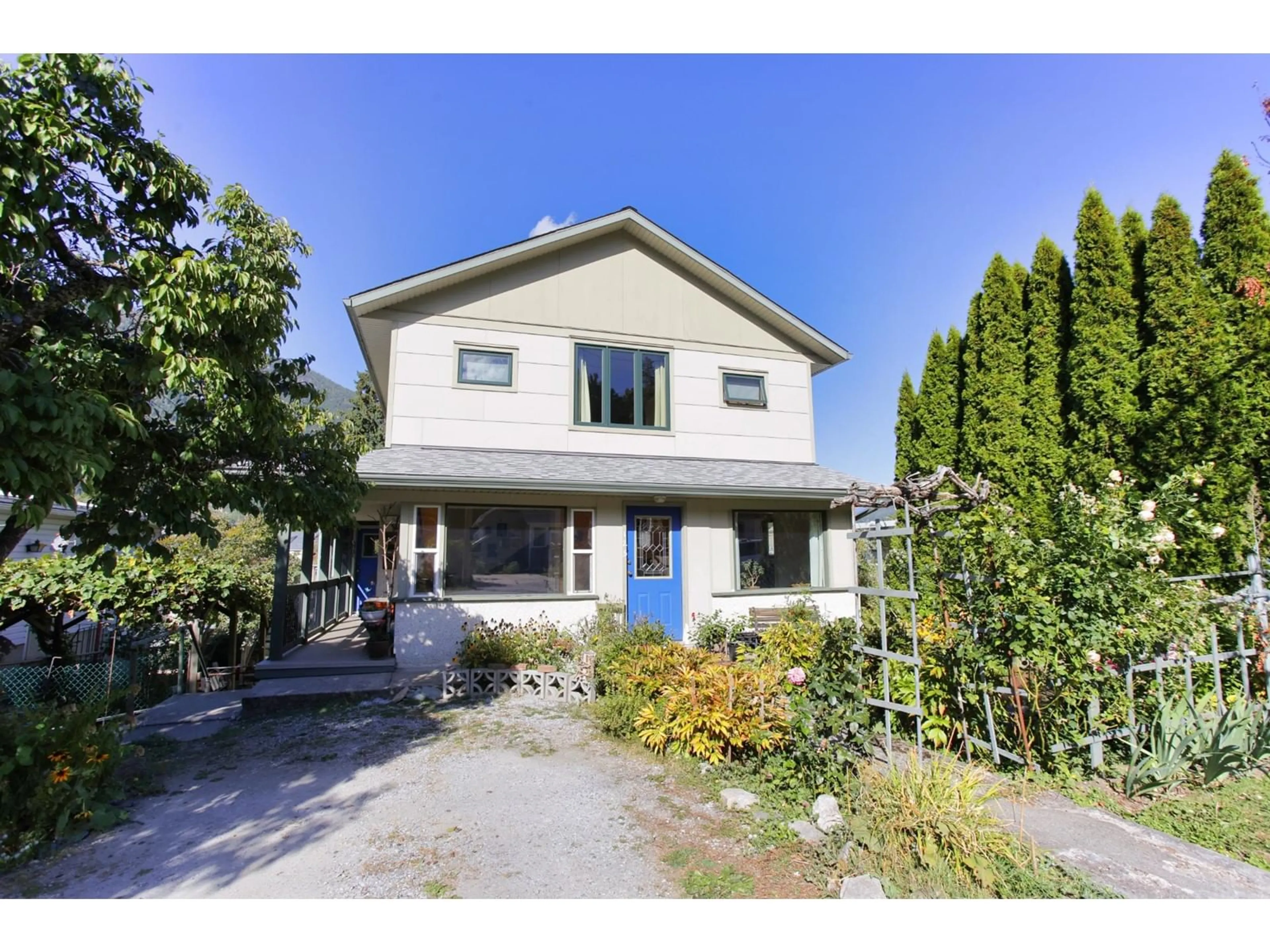 Frontside or backside of a home, cottage for 125 CHATHAM Street, Nelson British Columbia V1L3Y7